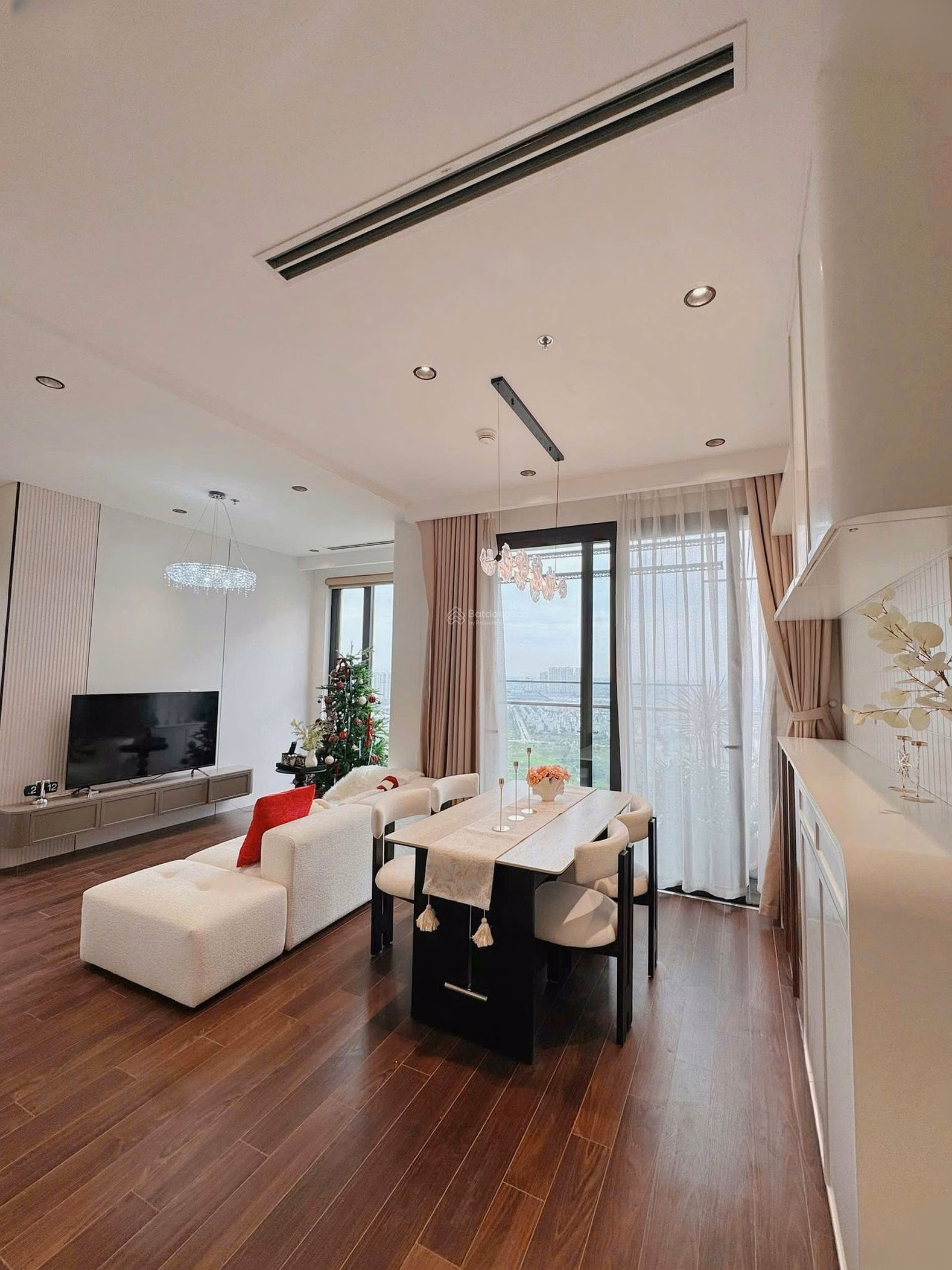 I am the owner who sold 2 apartments at a loss, 2 bedrooms 55m2 3.25 billion, 2 bedrooms + 63m2 3.75 billion high-end subdivision Vinhomes Smart City