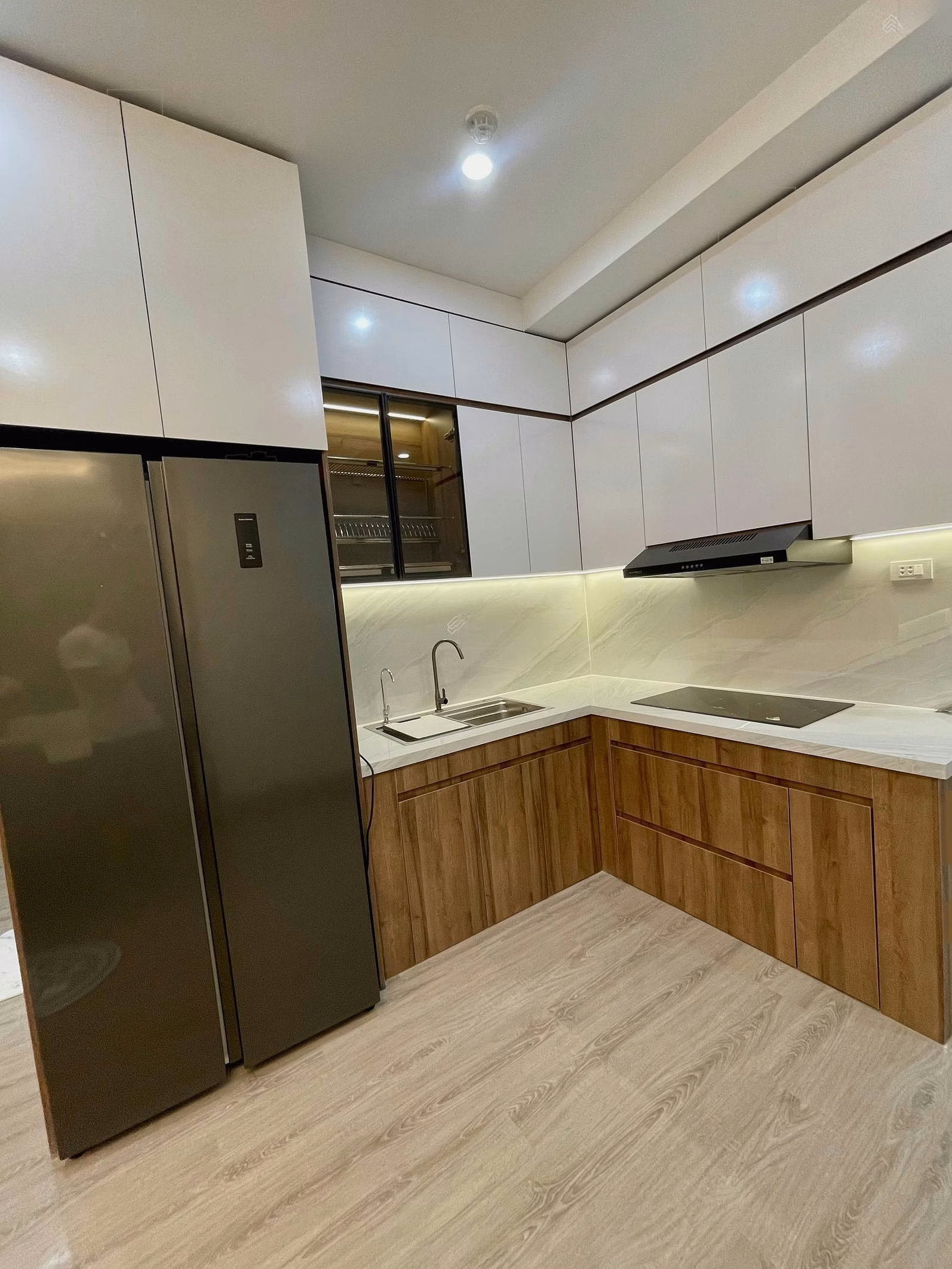 Corner apartment for rent at SSH07 Ha Quang 1, high floor with Quan Truong river view, Sungroup (available September 15)