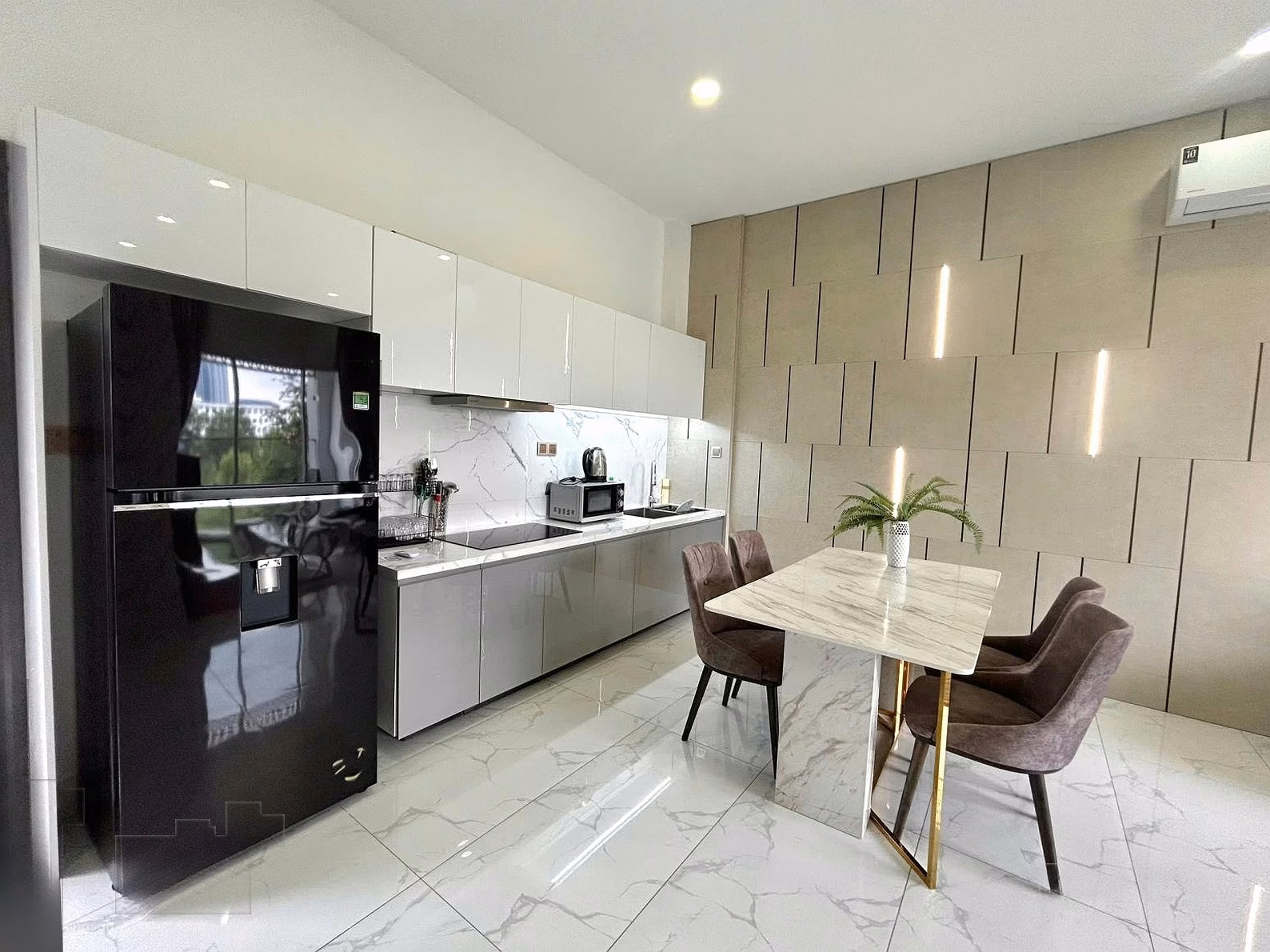 Selling 3-bedroom apartment CCCC Lakeview 2, Thu Thiem
