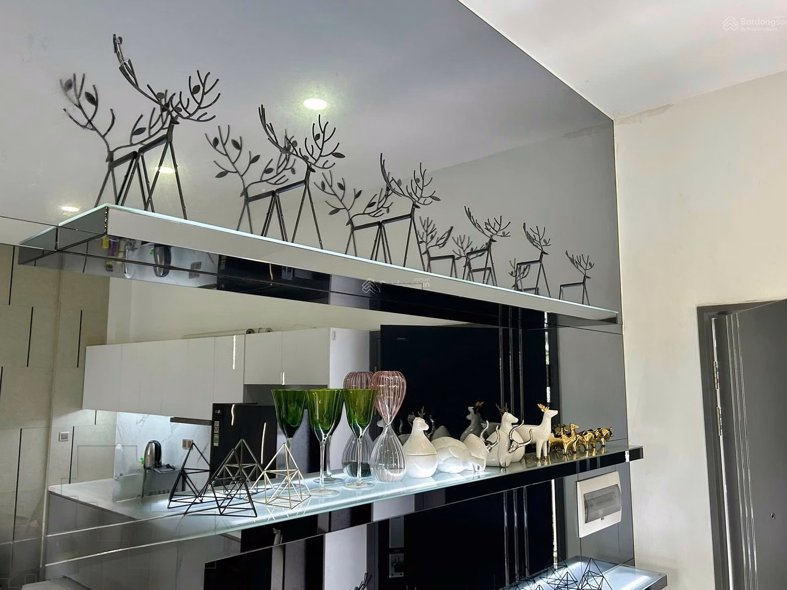 Selling 3-bedroom apartment CCCC Lakeview 2, Thu Thiem