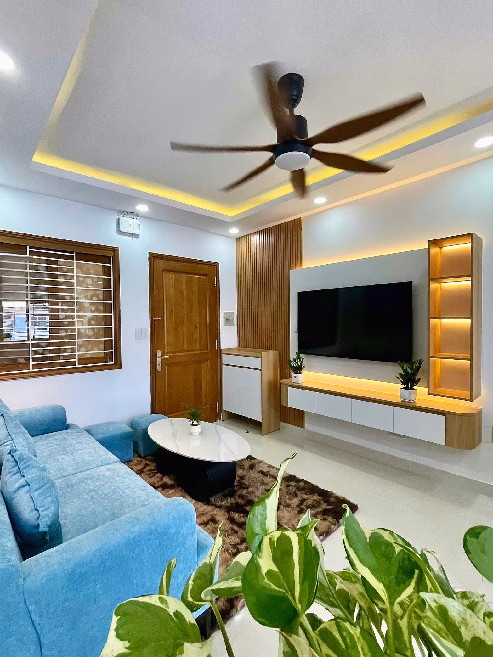 Selling apartment CT5 Vinh Diem Trung 60m2 2 bedrooms full new furniture, Southeast balcony, price 2,370 billion