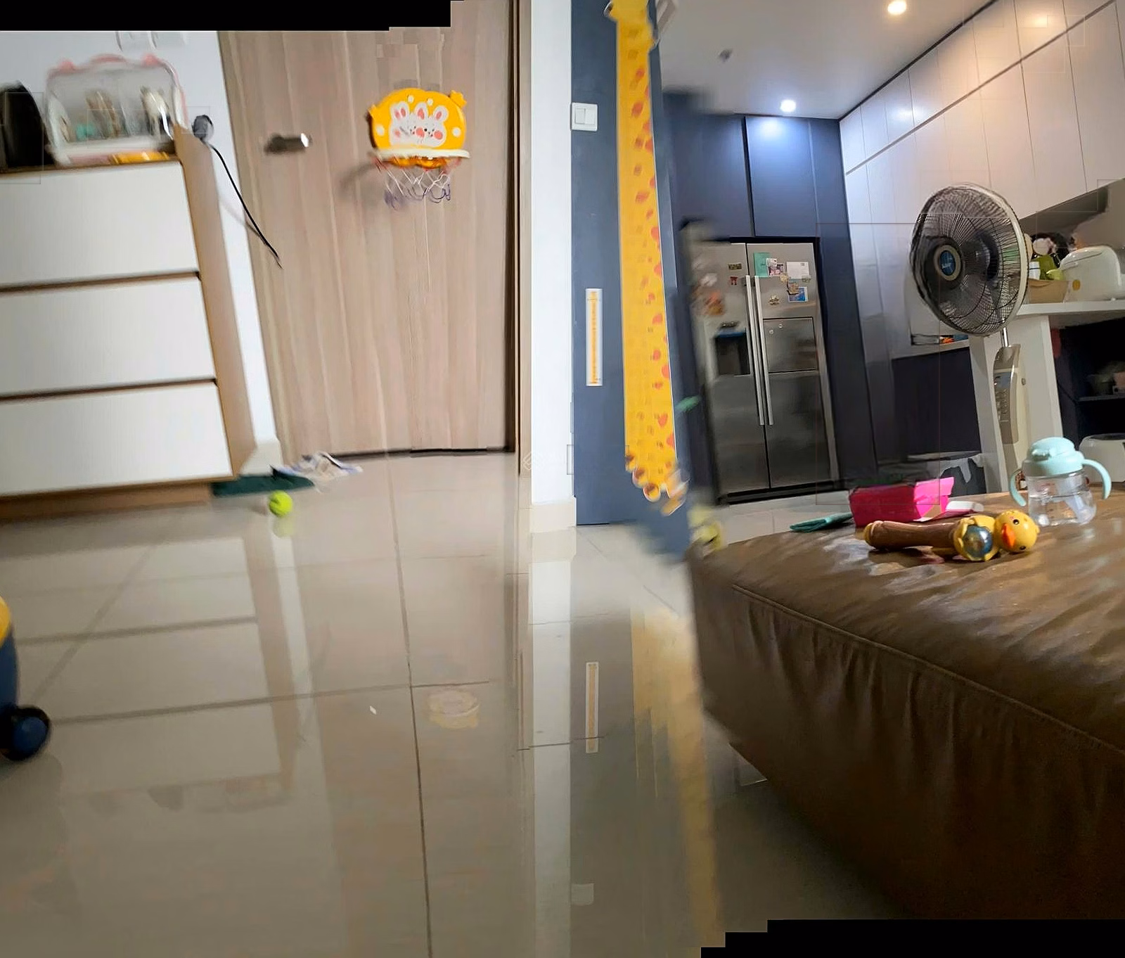 The owner rents a 62m2 corner apartment, fully furnished, 13 million/month