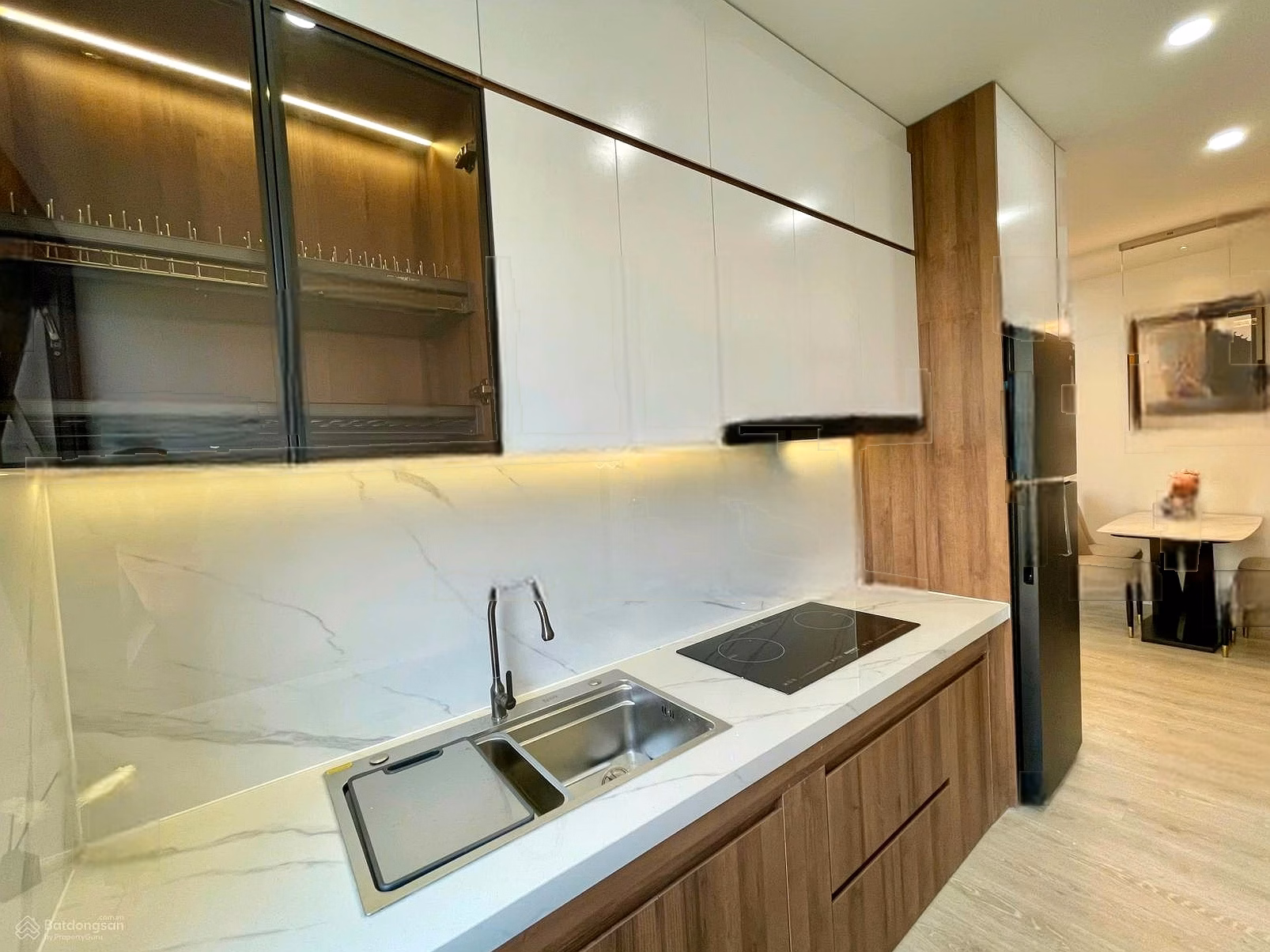 Commercial corner apartment for sale in SSH08 Ha Quang apartment, full modern furniture