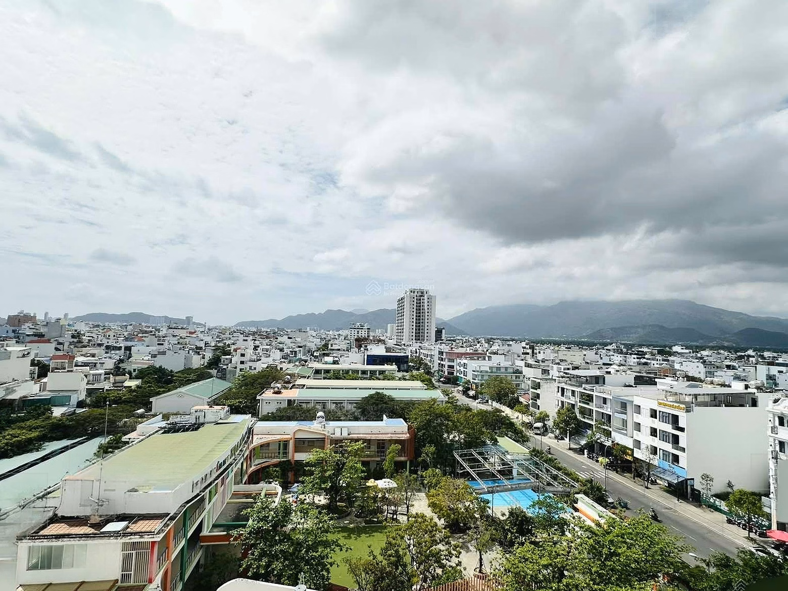 2-bedroom apartment 72m2 CT1 Phuoc Hai apartment building, cool southeast balcony only 3.3 billion
