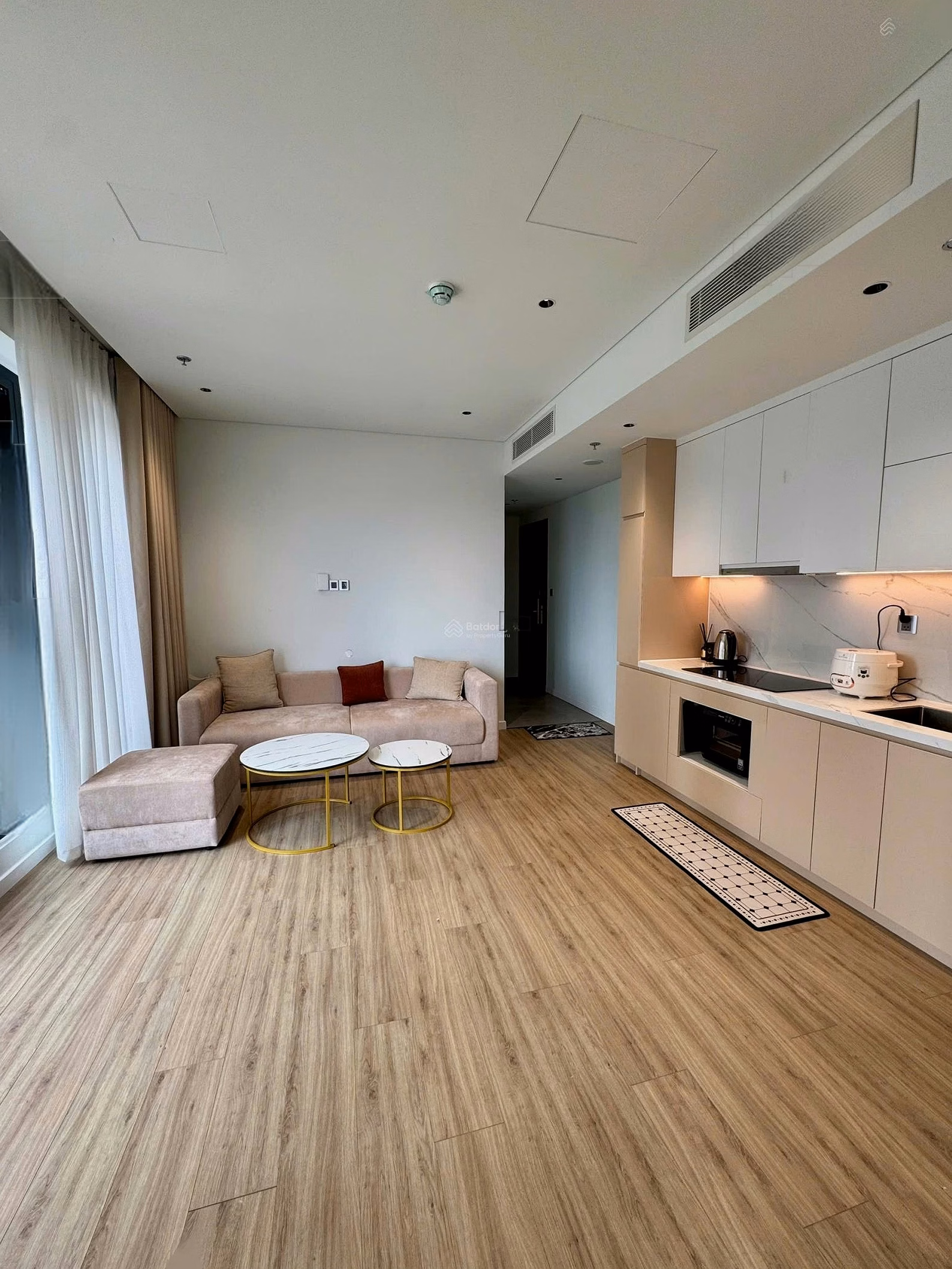 Luxury 1-bedroom apartment for rent in Times Square, My Khe beach front