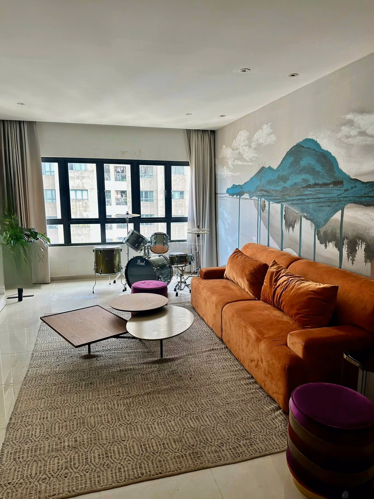 Beautiful, clean house - right at the beginning of September. 90m2 2-bedroom apartment at Mulberry Lane, contact 0965 179 ***