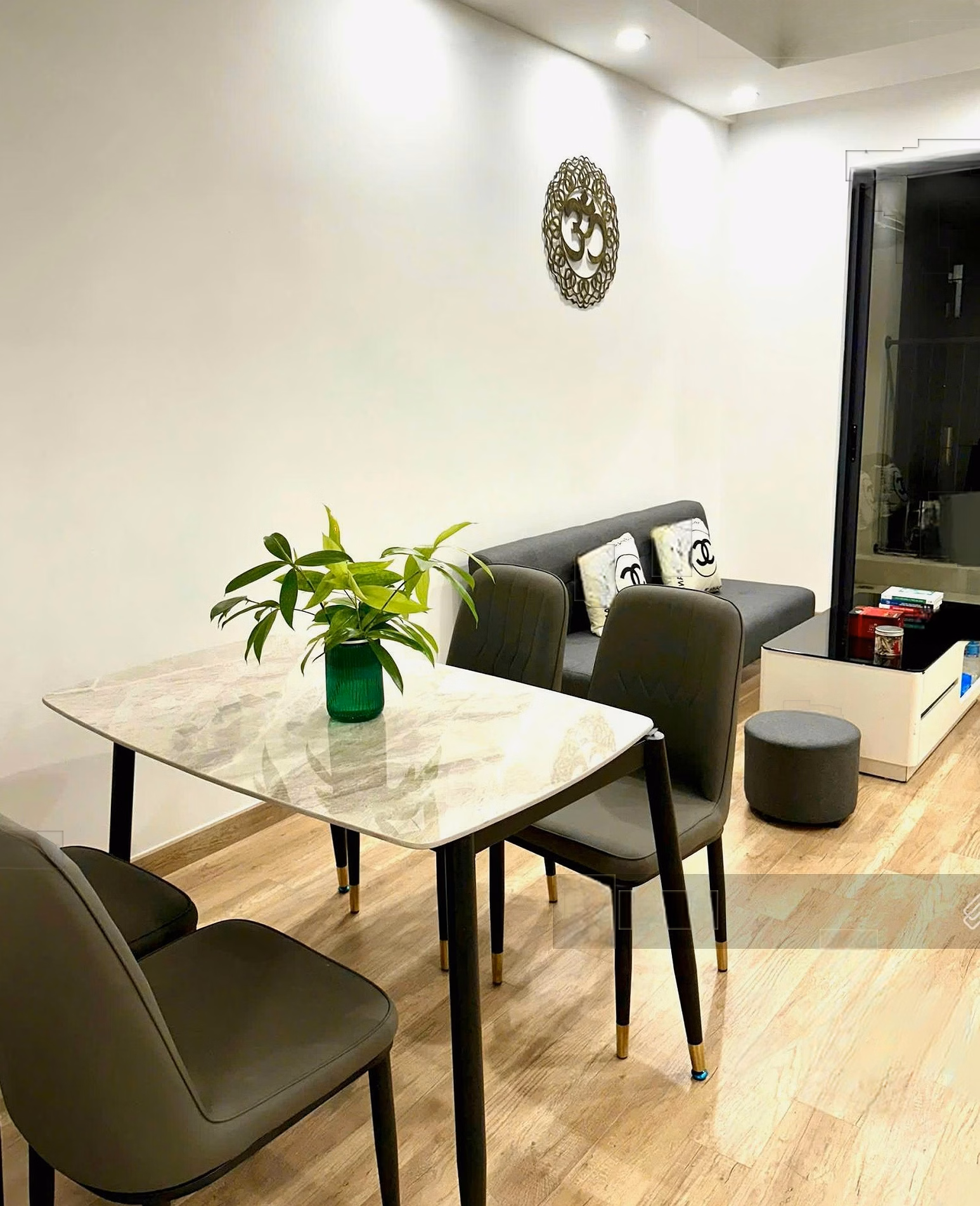 Offering to rent a 2-bedroom apartment - Fully furnished - New house, never lived in