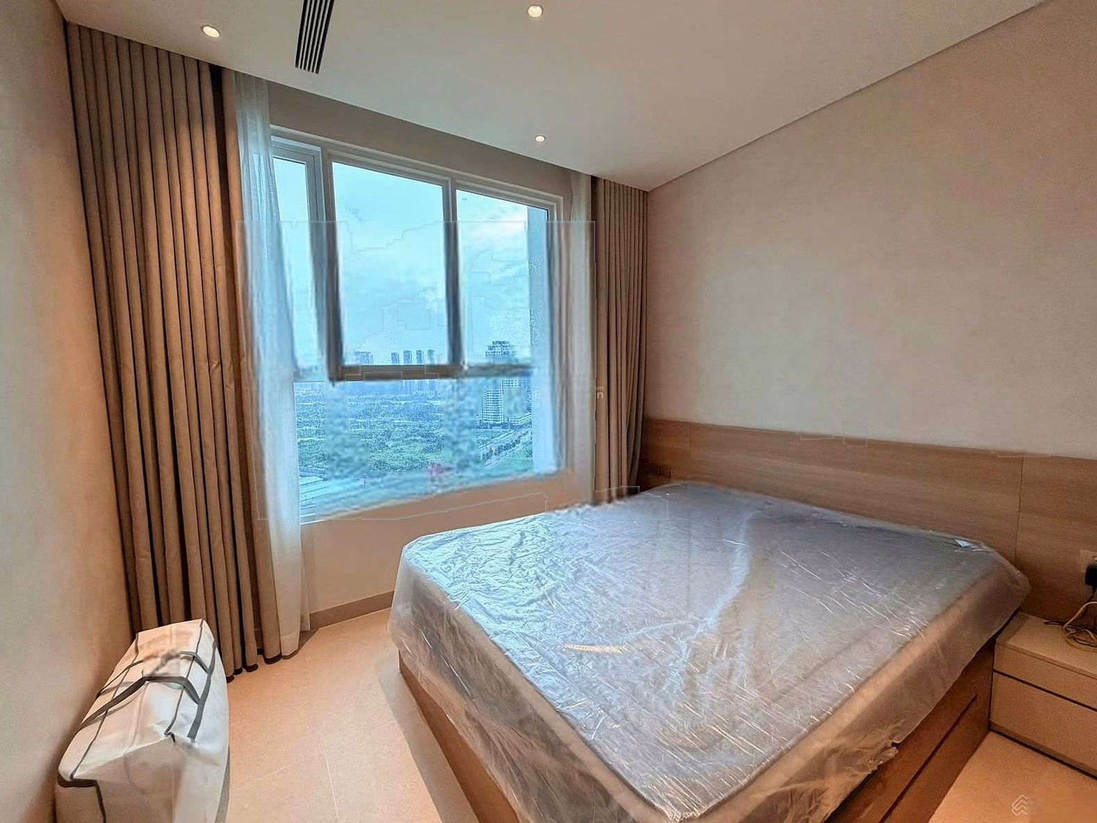 5 bedrooms, 4 bathrooms, 200m2, fireworks view, 100% new furniture for rent at Sadora Sala, 120 million/month