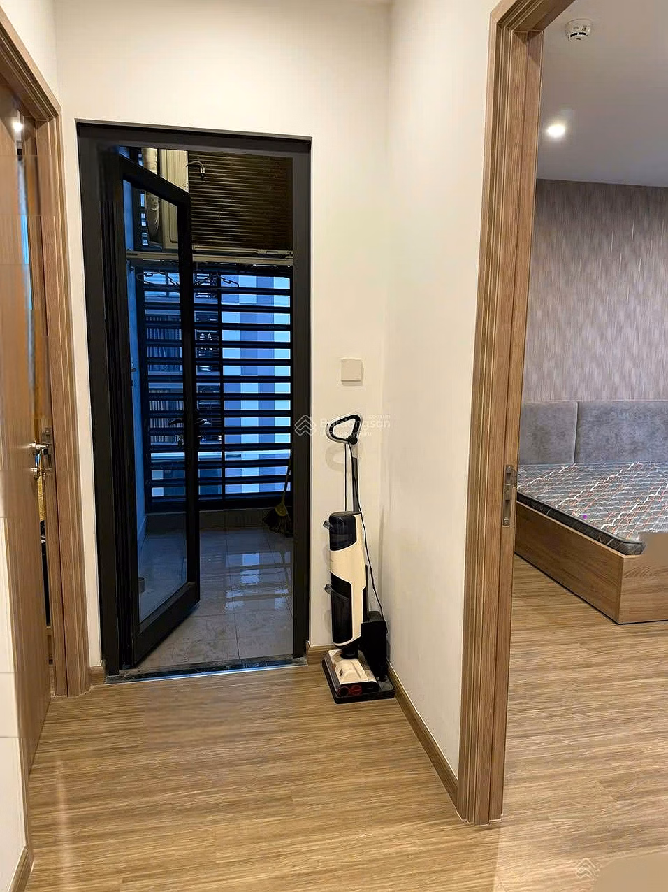 Rare! Corner apartment P1 Pavilion 67.6m2 near Metro station view Foresta + permanently open 4-season swimming pool