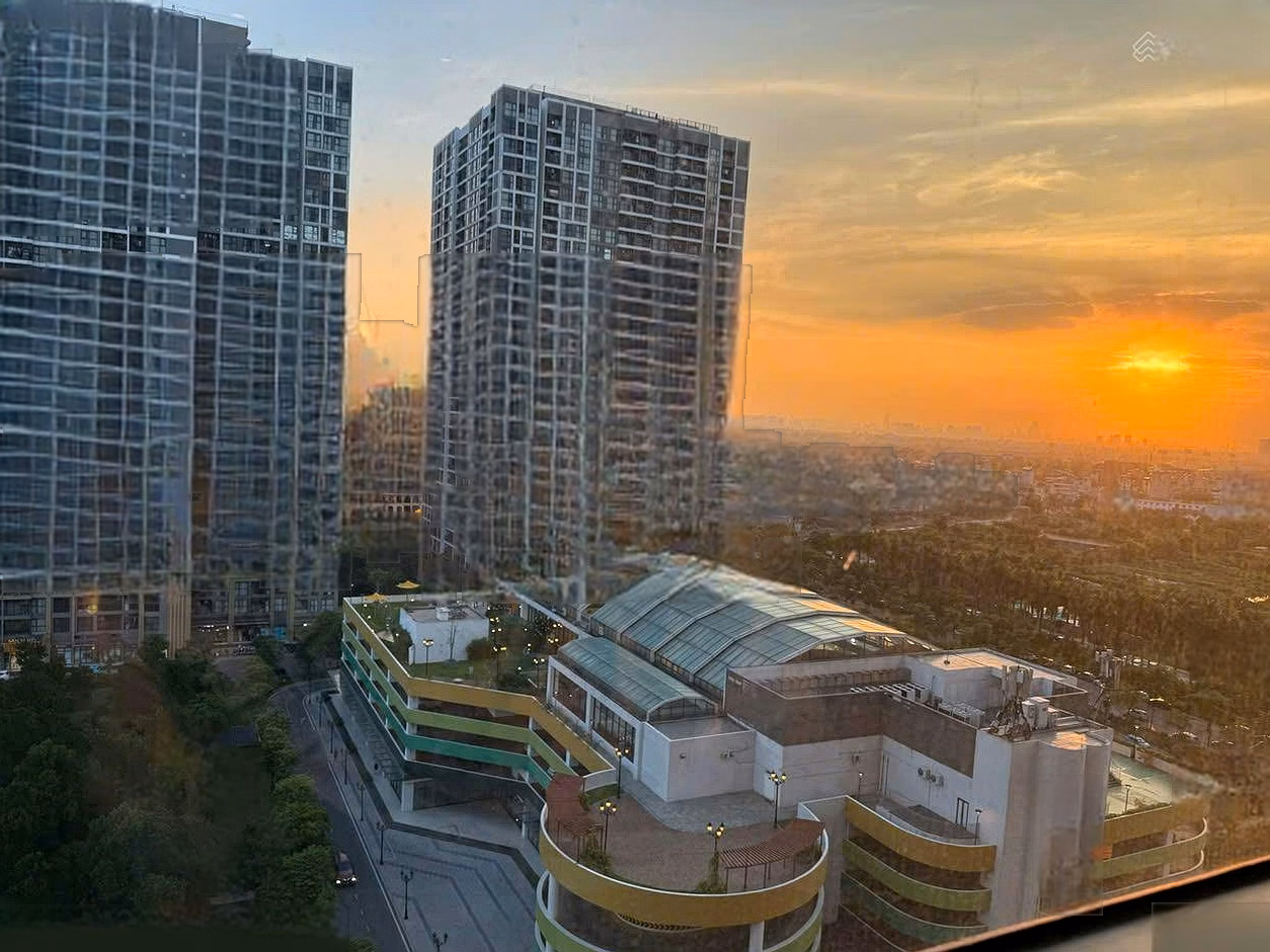 Rare! Corner apartment P1 Pavilion 67.6m2 near Metro station view Foresta + permanently open 4-season swimming pool