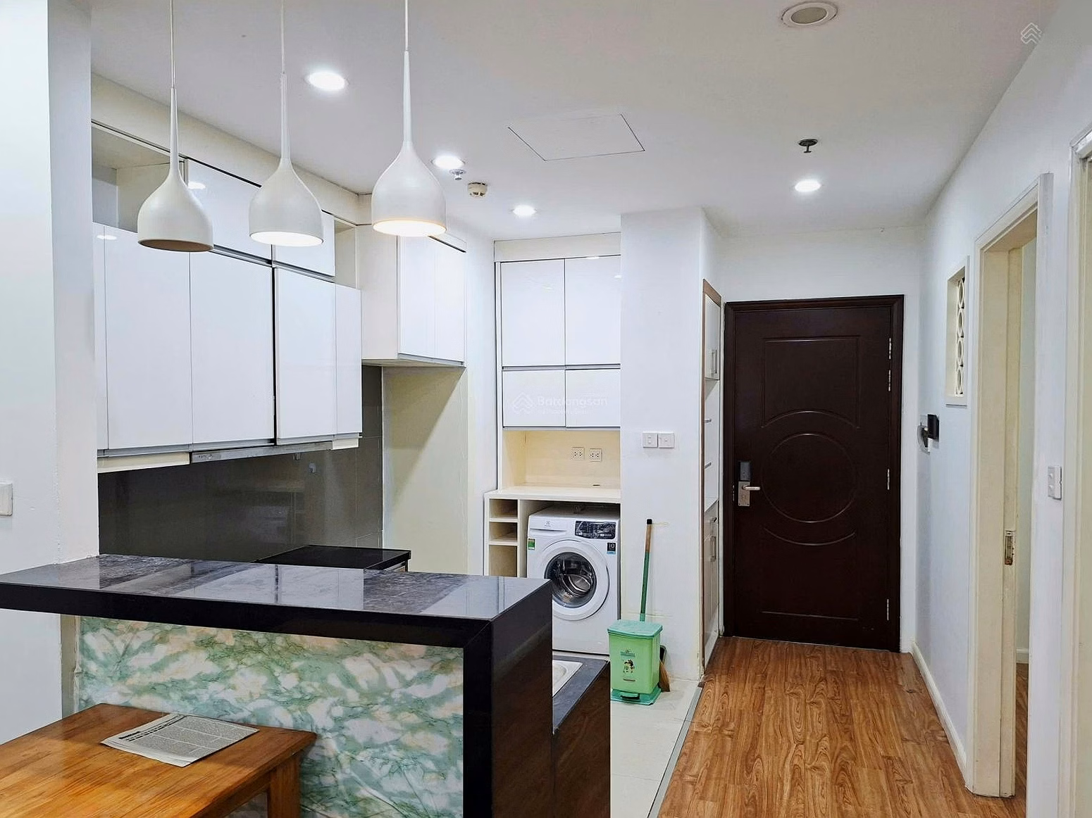 Long-term rent 74m2 apartment, Building T18 Times City, 2 bedrooms, South view, creditor, price 13.5 million/month