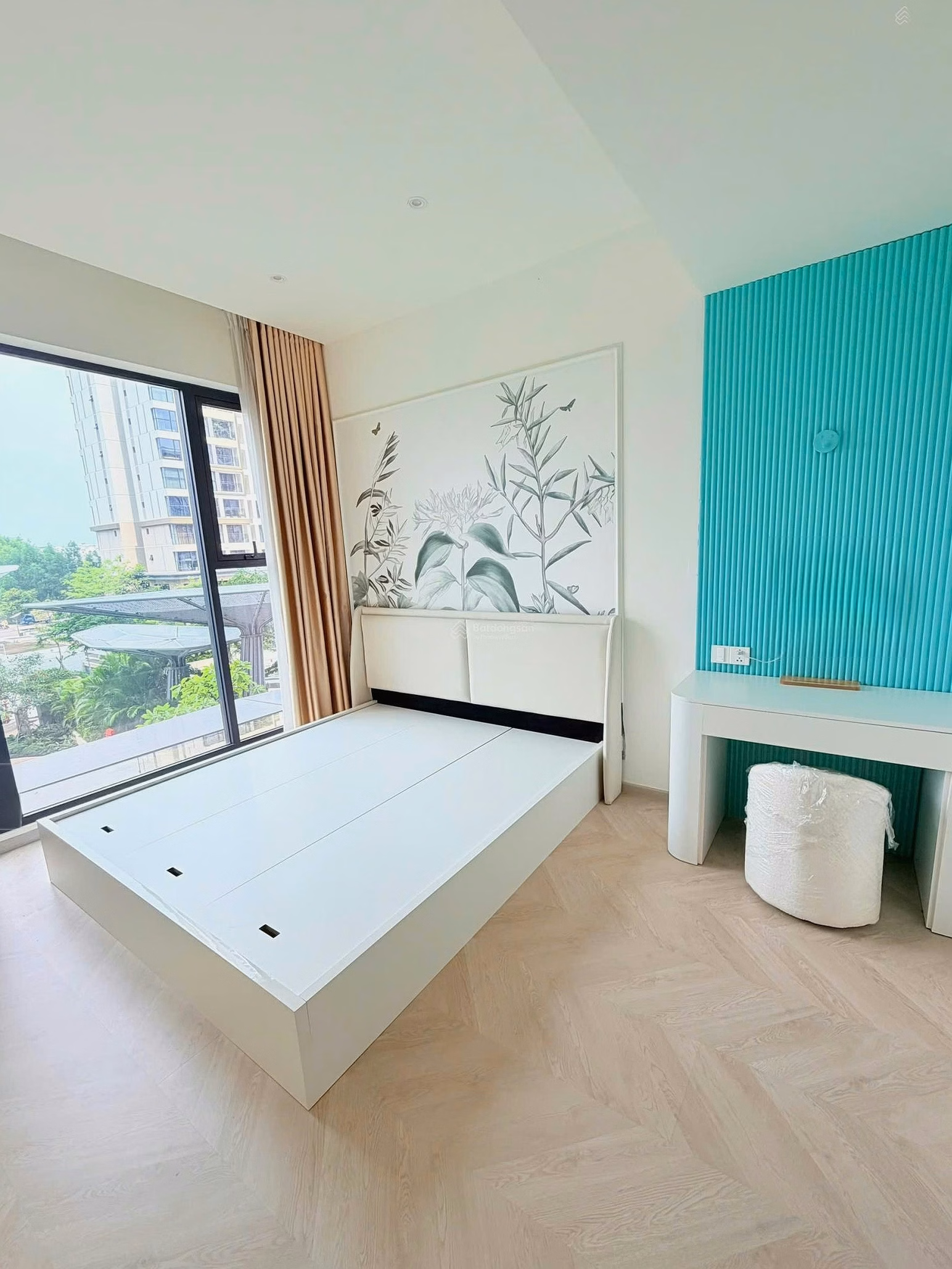 Nearly full 3-bedroom apartment for rent at Masteri Center Point, 20 million/month, 99m2