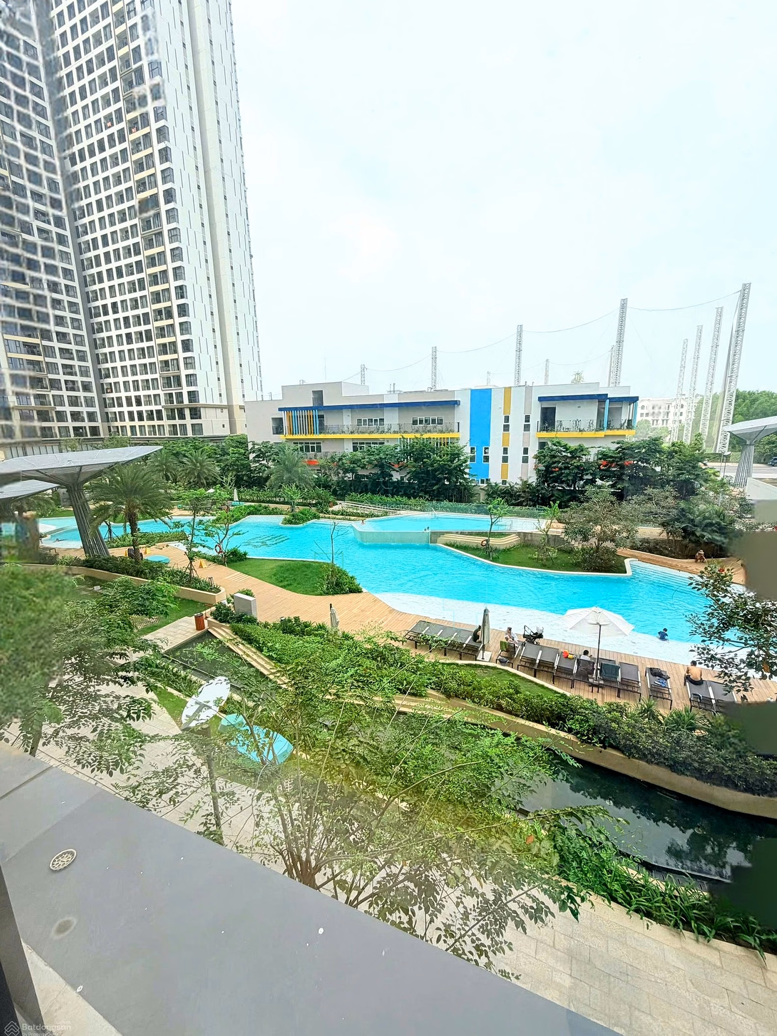 Nearly full 3-bedroom apartment for rent at Masteri Center Point, 20 million/month, 99m2