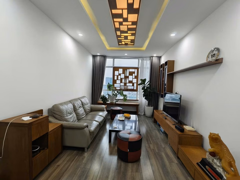HAGL 3 bedroom apartment for rent, 117m, cool Southeast direction - middle floor