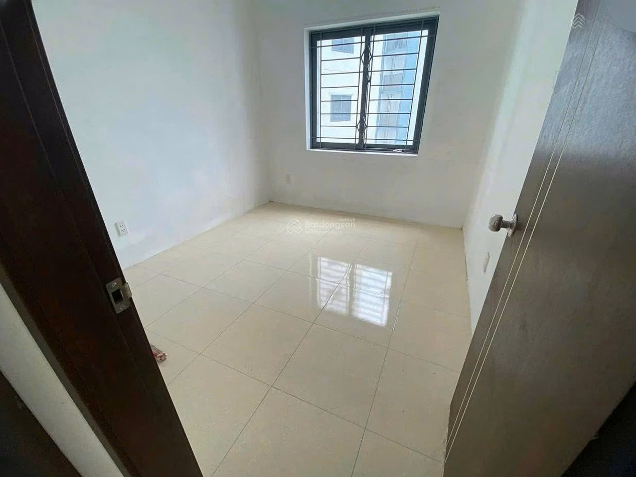 The owner needs to sell a 2-bedroom apartment in A PH Nha Trang building, 62.7m², Northeast balcony, price 1.85 billion
