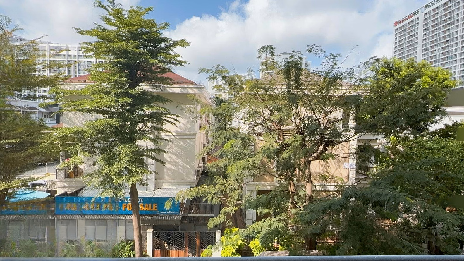 Selling Canh Vien Apartment 2, District 7, 3rd floor, garden villa view