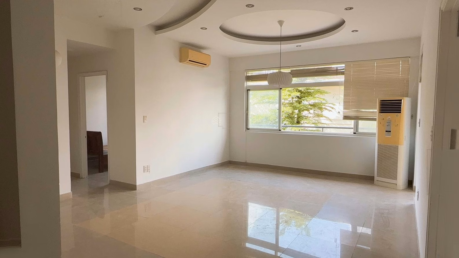 Selling Canh Vien Apartment 2, District 7, 3rd floor, garden villa view