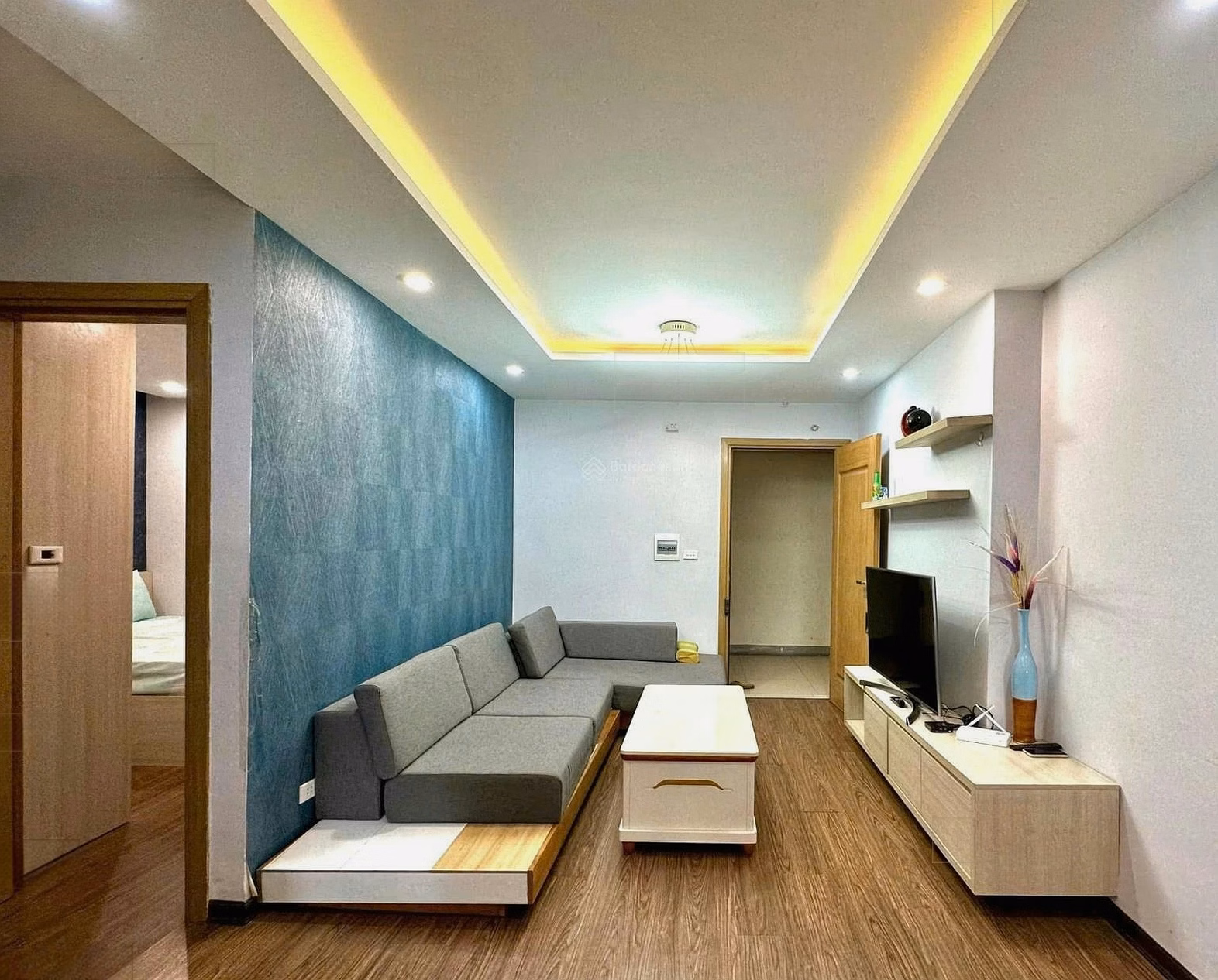 Muong Thanh apartment for rent, 2 bedrooms, fully furnished, right on My Khe beach