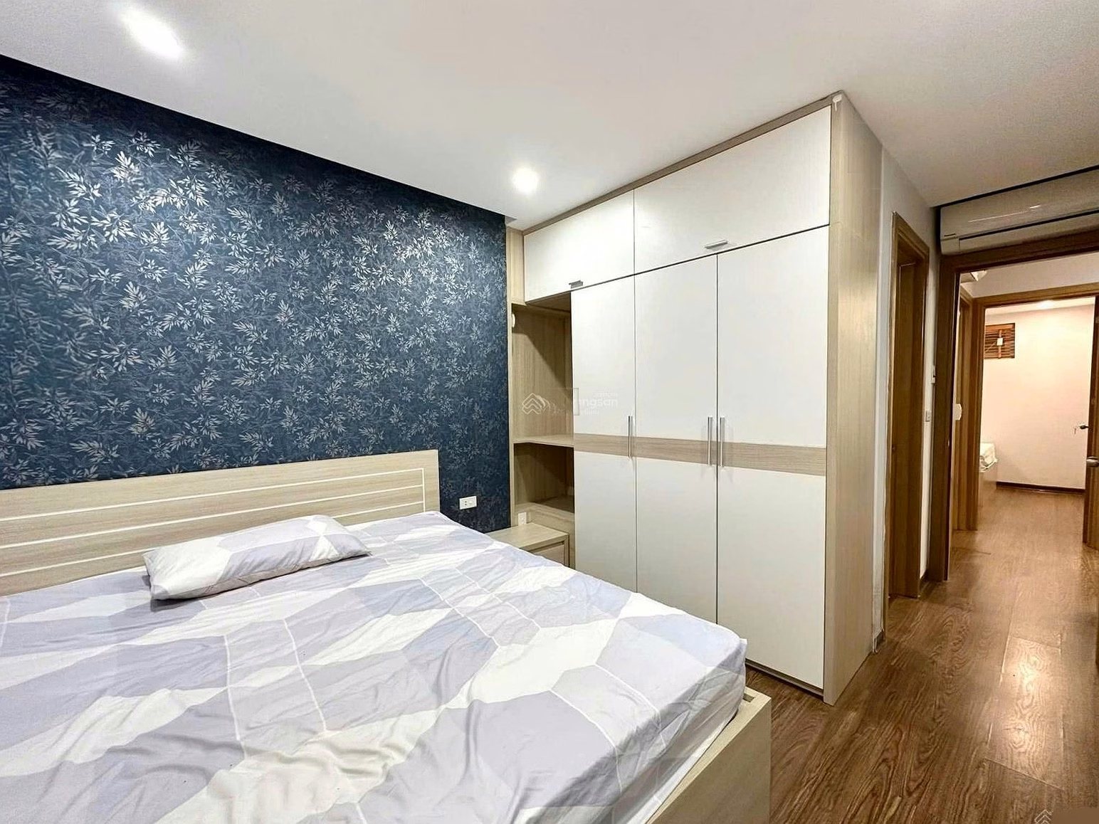 Muong Thanh apartment for rent, 2 bedrooms, fully furnished, right on My Khe beach