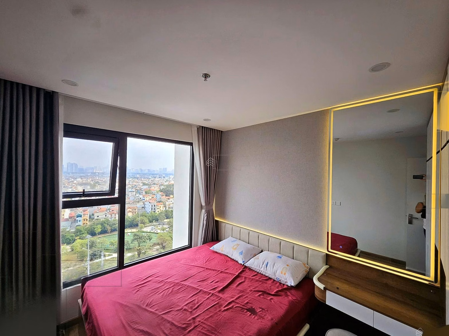 Selling at a loss of 300-500 million: 2-bedroom apartment 55m - 3.25 billion, 2-bedroom apartment 63m - 3.8 billion Vinhomes Smart City urban area