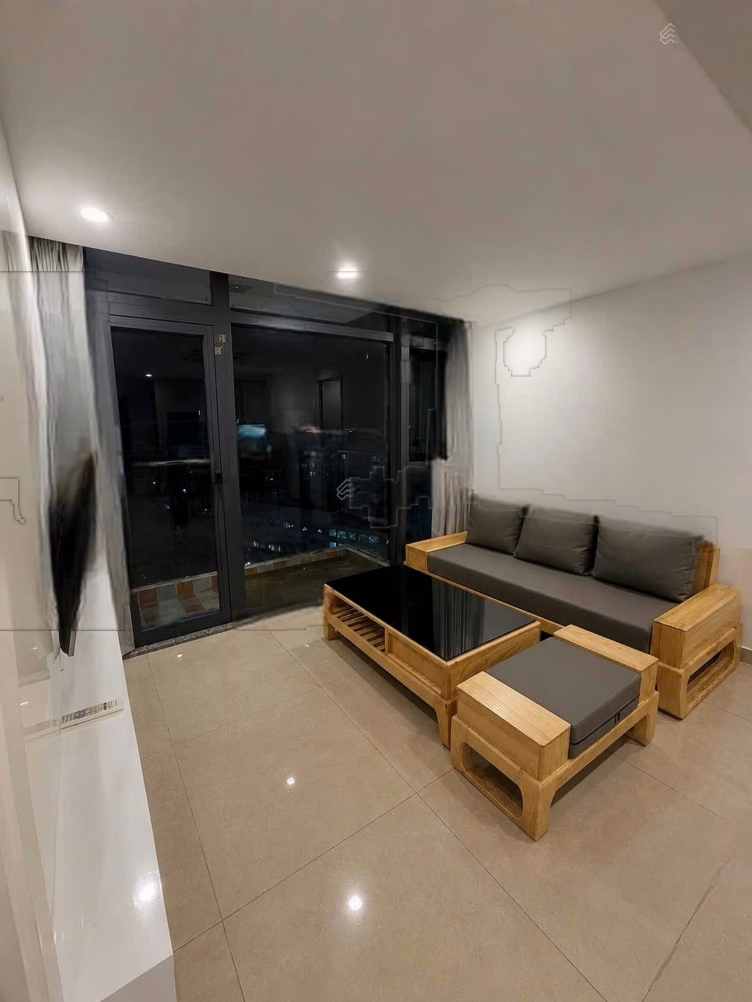 2 bedroom apartment for rent at Quang Nguyen building, Nguyen Huu Tho street, Hai Chau, Da Nang