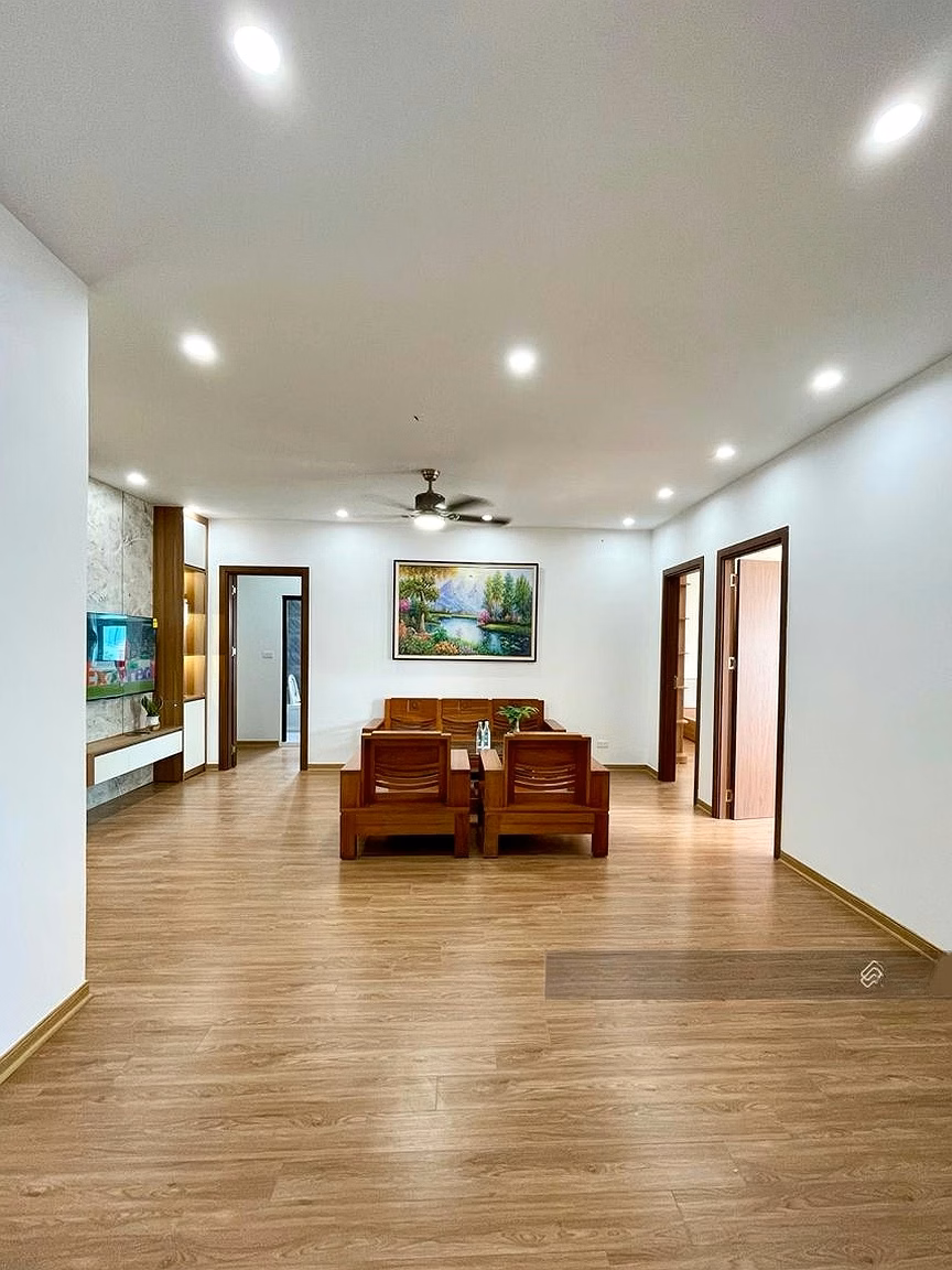Good bank! Corner apartment in Giao Luu City, GreenStar 3N2VS apartment, 2 balcony facing East - South, full house, long term book