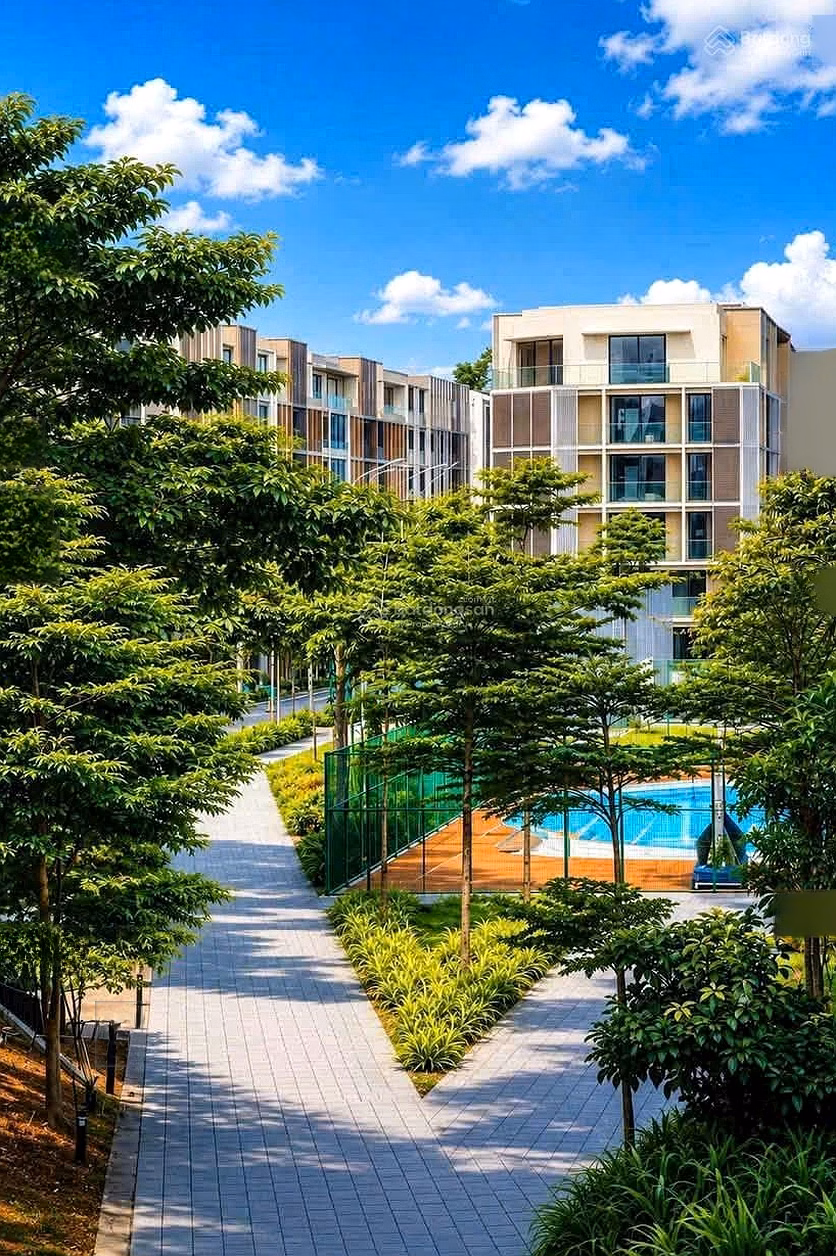 Outstanding sale of Miss The Global City apartment - 3 bedrooms with gable end, direct view of water music - Investor price