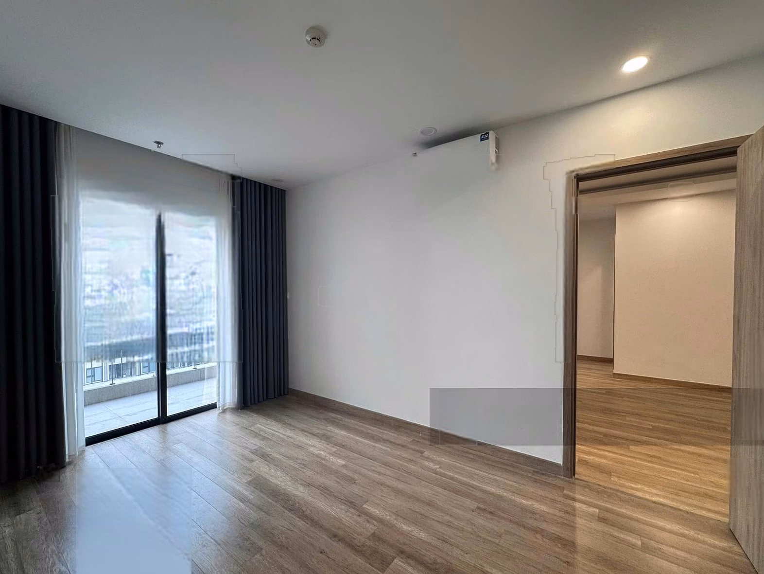 Offering to rent a 3-bedroom apartment of 100m2 - Basic furniture included - Ready to move in immediately