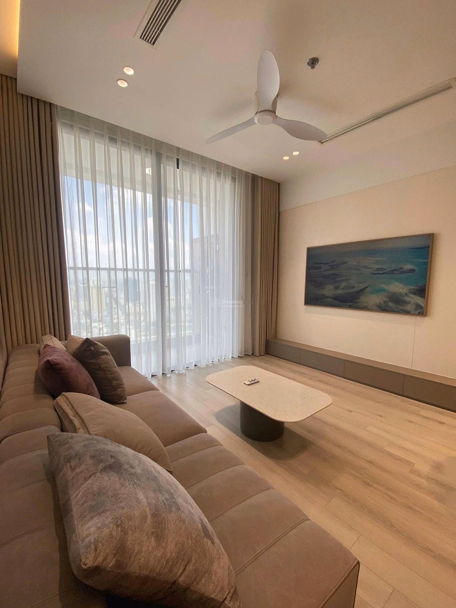 Apartment fund for rent Stu-1-2-3 bedrooms D'capitale Tran Duy Hung Great price