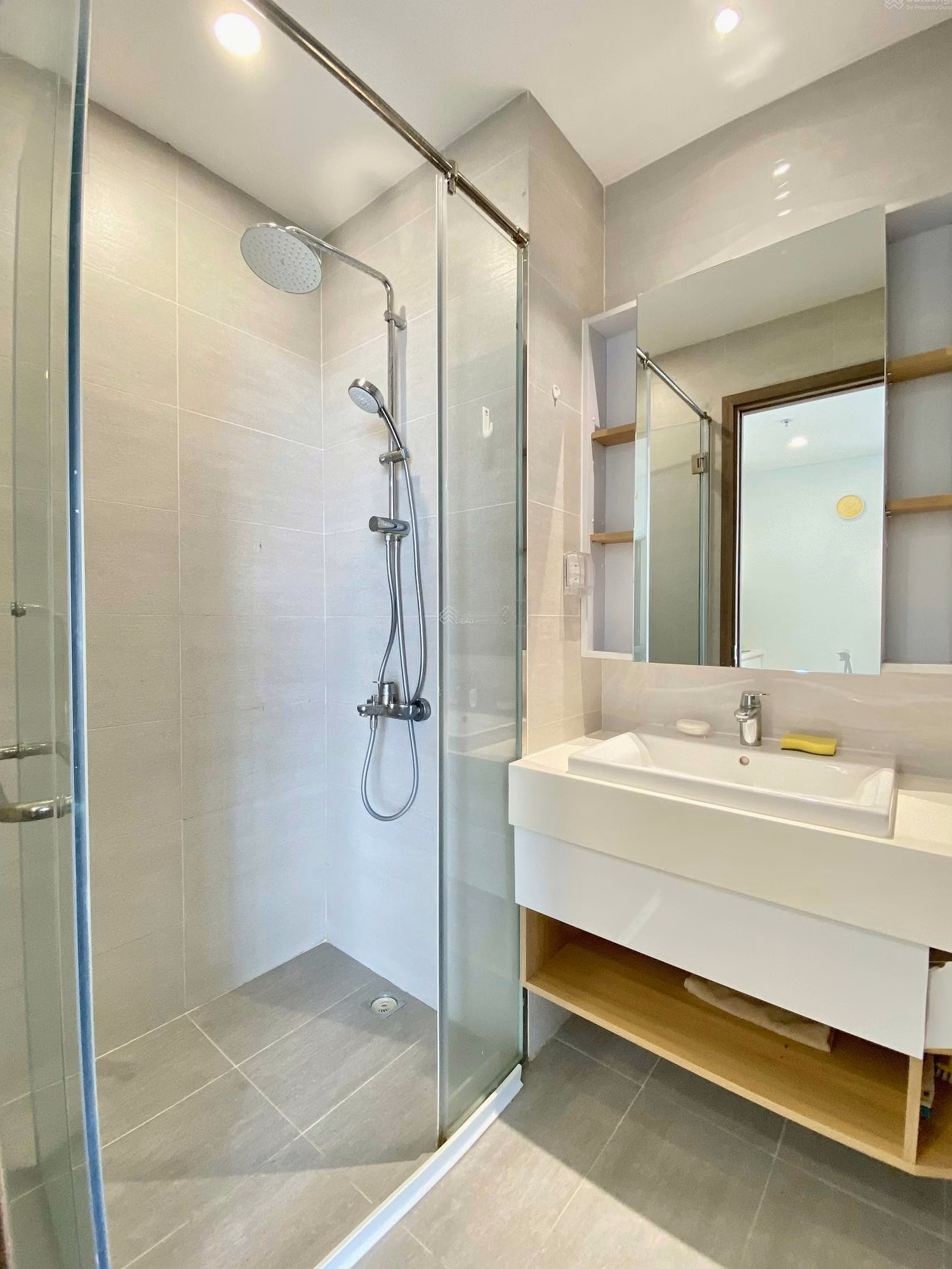 Fully furnished 1 bedroom Scenia Bay apartment for rent (1 Bedroom Scenia Bay for rent)