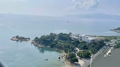 2 bedrooms, 2 toilets, direct sea view, very chill high floor balcony