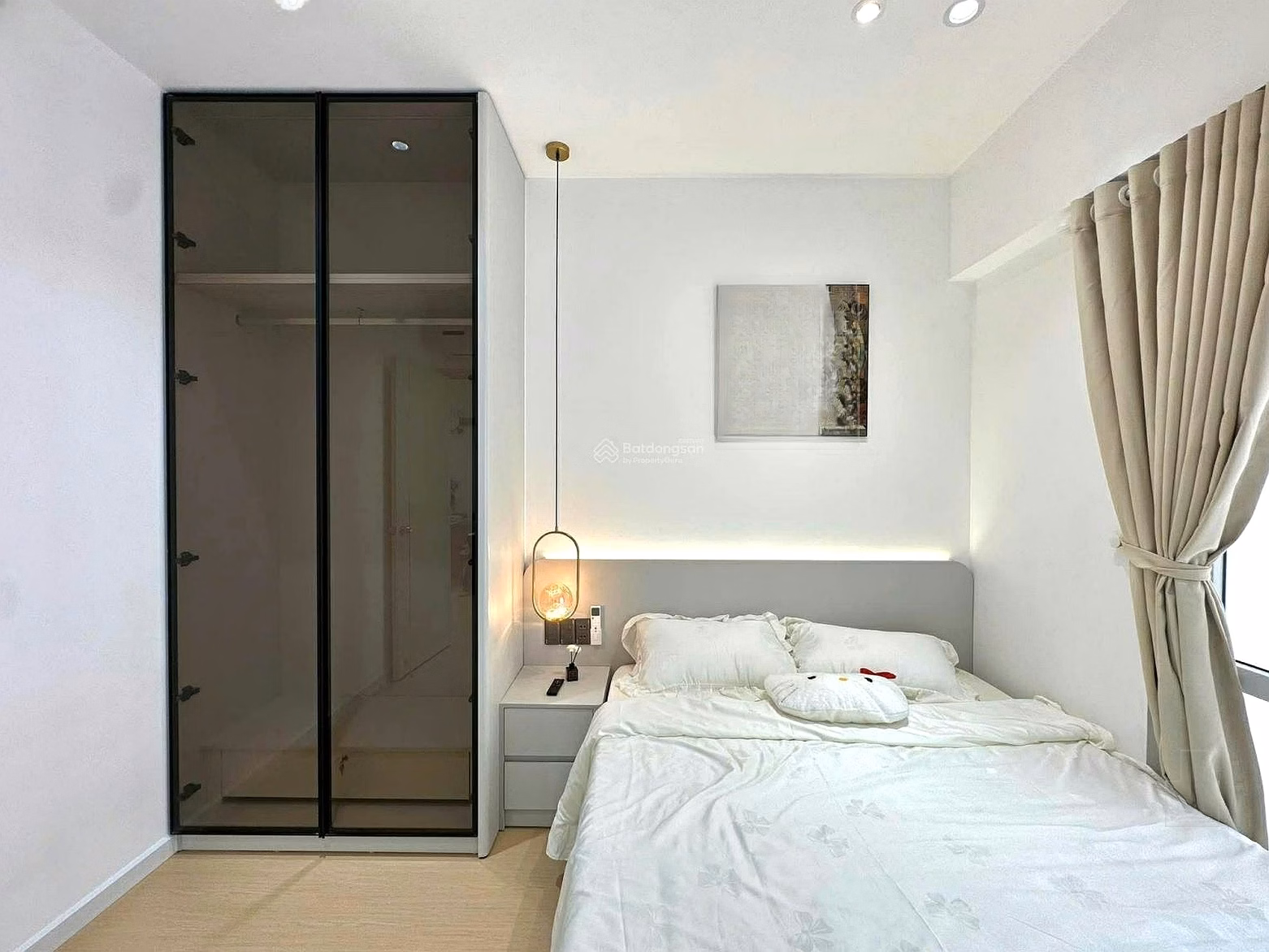 2 bedrooms, 2 toilets, direct sea view, very chill high floor balcony