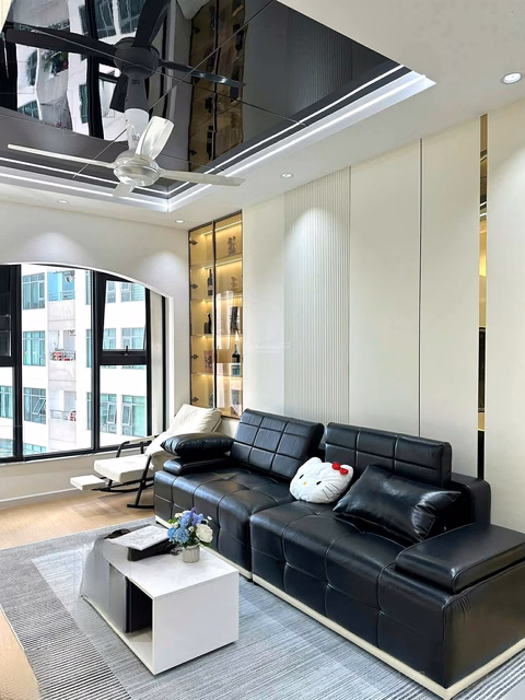 2 bedrooms, 2 toilets, direct sea view, very chill high floor balcony