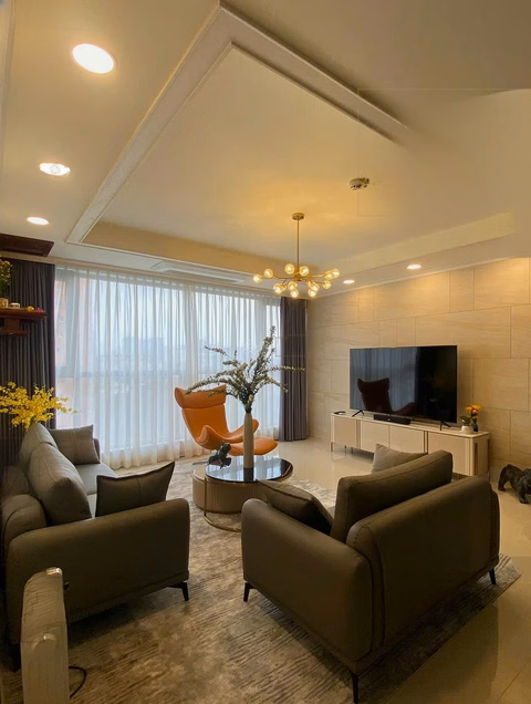 Come and move in - 4 bedroom apartment at Starlake Tay Ho Tay apartment with beautiful furniture