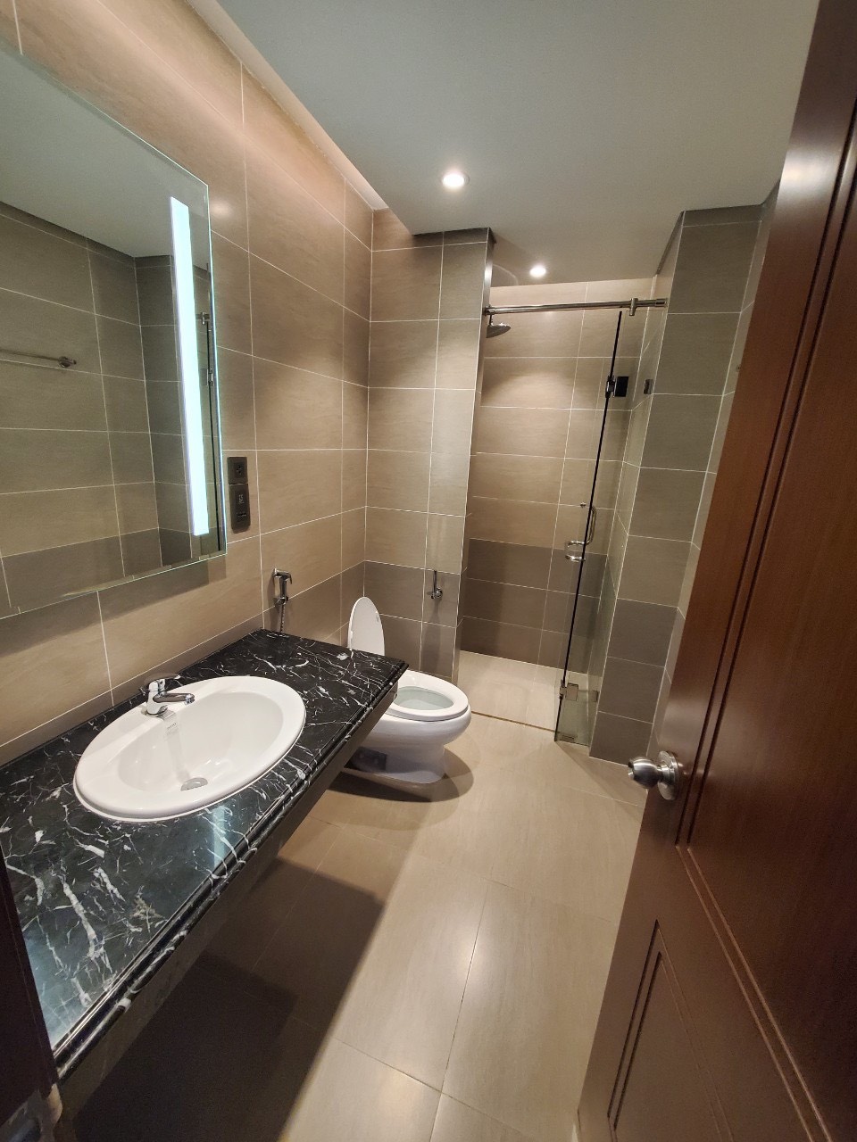 Stunning 2 Bedrooms Apartment with Ocean View for Rent at Altara Suites, Da Nang