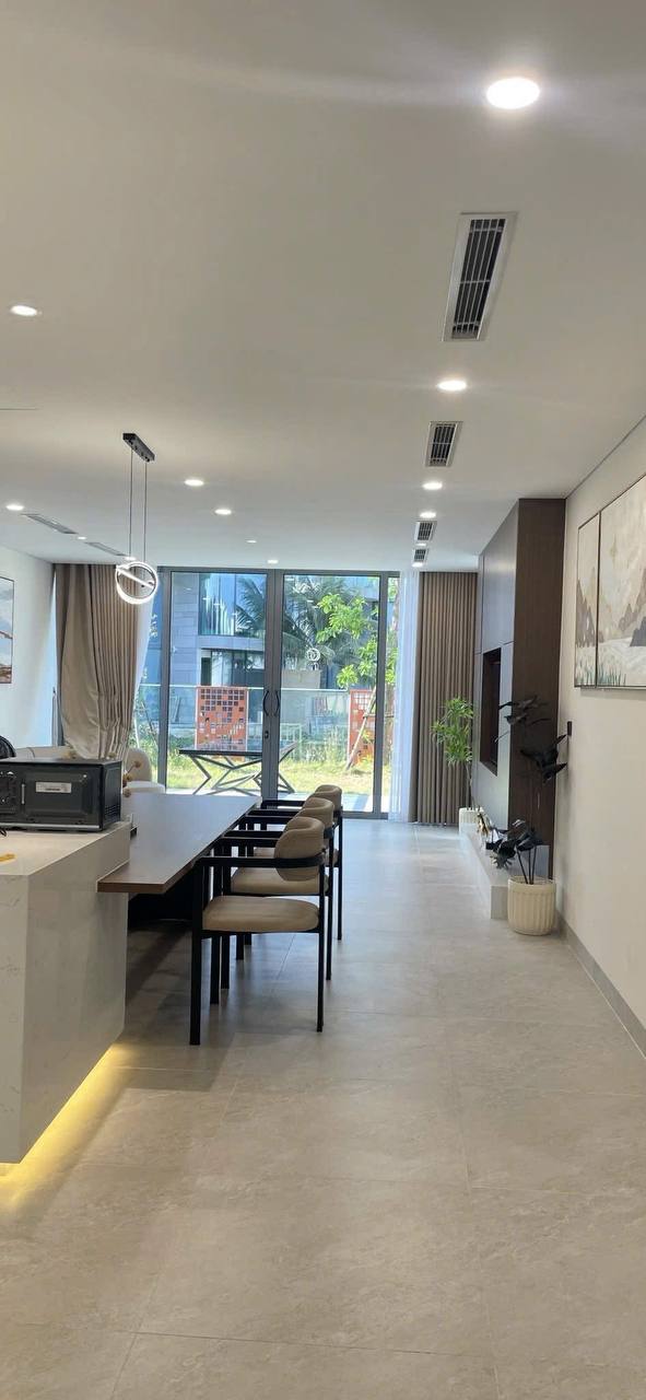 Luxury 4 Bedroom Villa with Pool, Sauna & Elevator