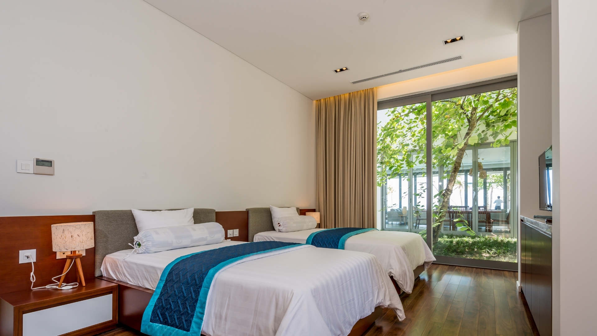 Premier 6-BDR Beachfront – Da Nang Resort Villa
