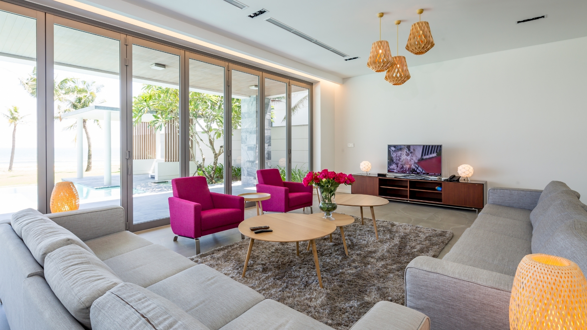 Premier 6-BDR Beachfront – Da Nang Resort Villa