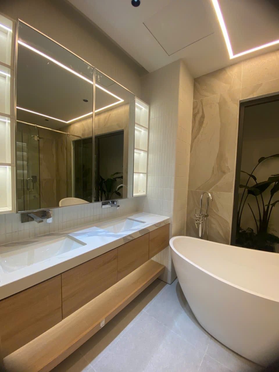 Modern 6 Bedroom Villa near Lotte Mart, Da Nang