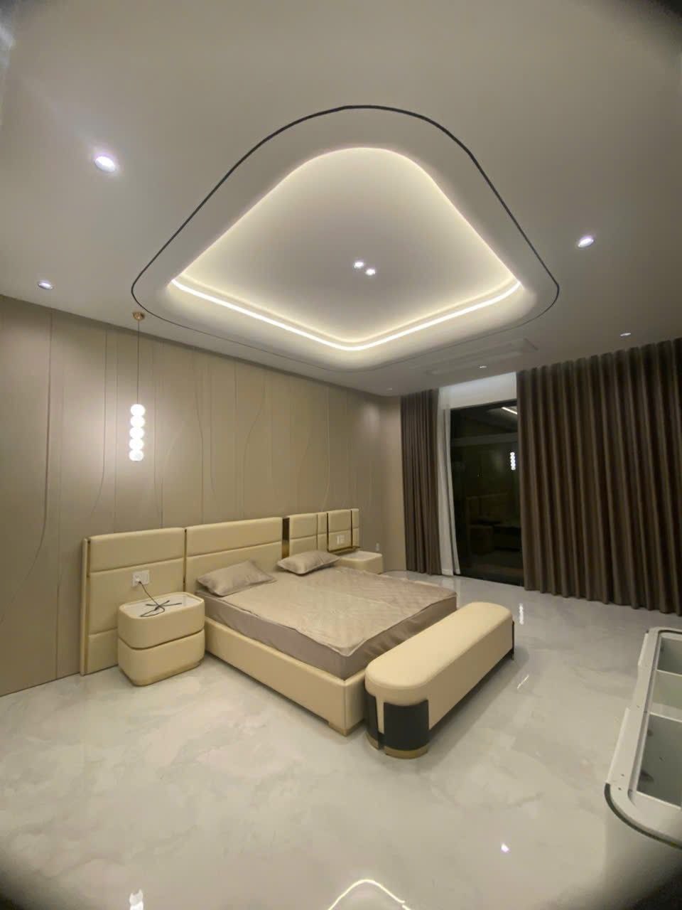 Modern 6 Bedroom Villa near Lotte Mart, Da Nang