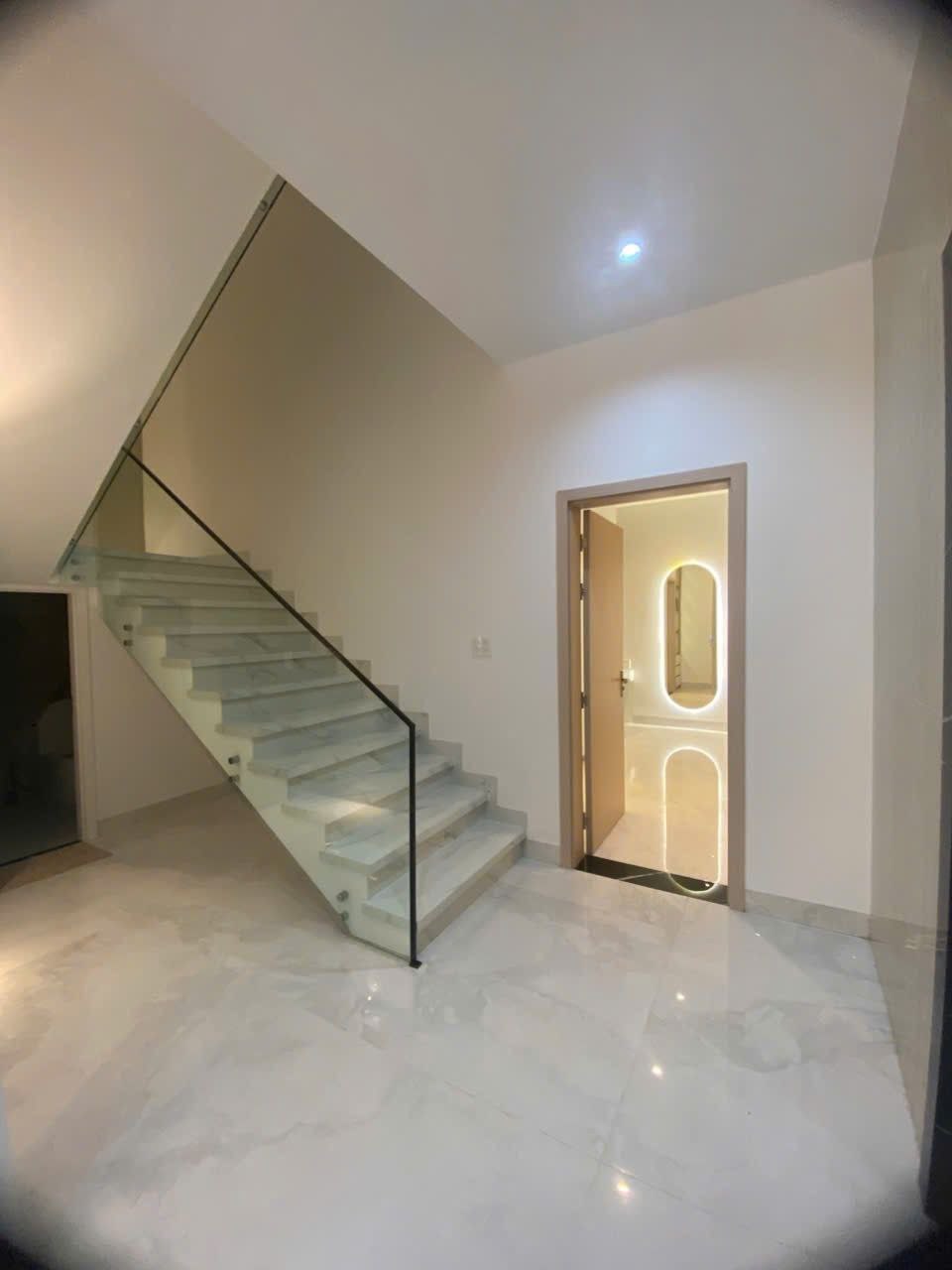 Modern 6 Bedroom Villa near Lotte Mart, Da Nang