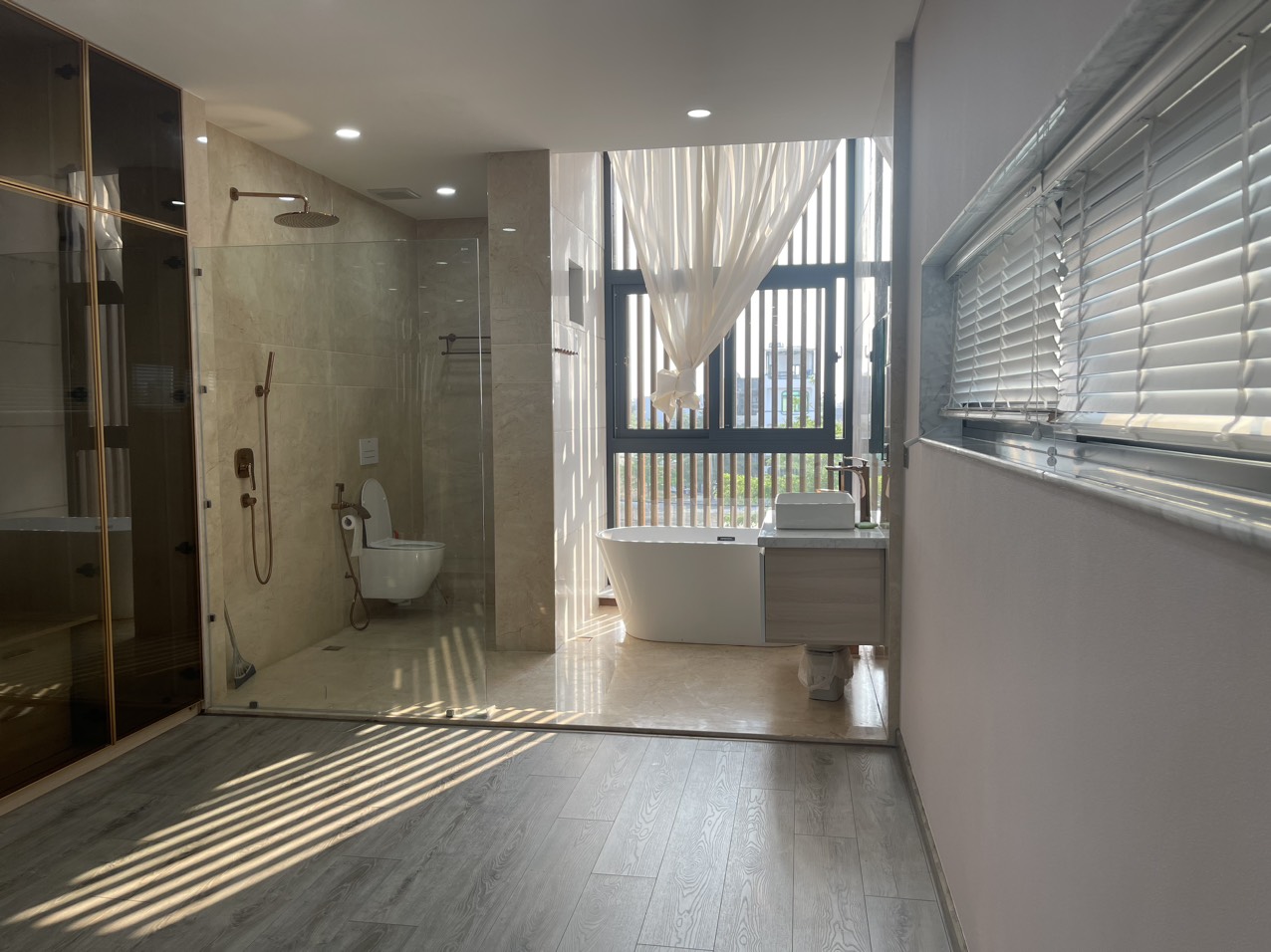 Luxurious 4 Bedrooms Modern Villa with Pool for Rent Near Singapore International School in Da Nang