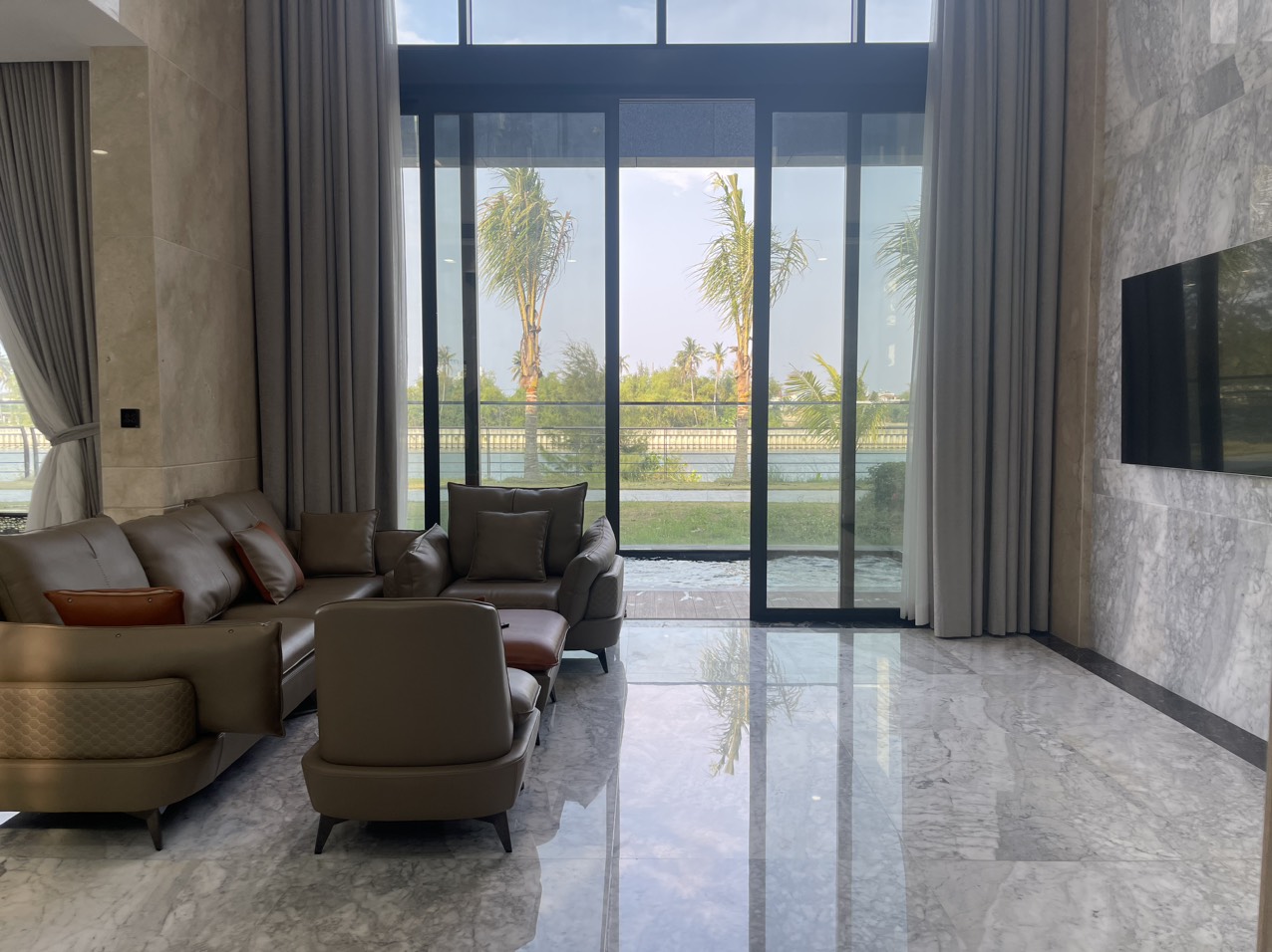 Luxurious 4 Bedrooms Modern Villa with Pool for Rent Near Singapore International School in Da Nang
