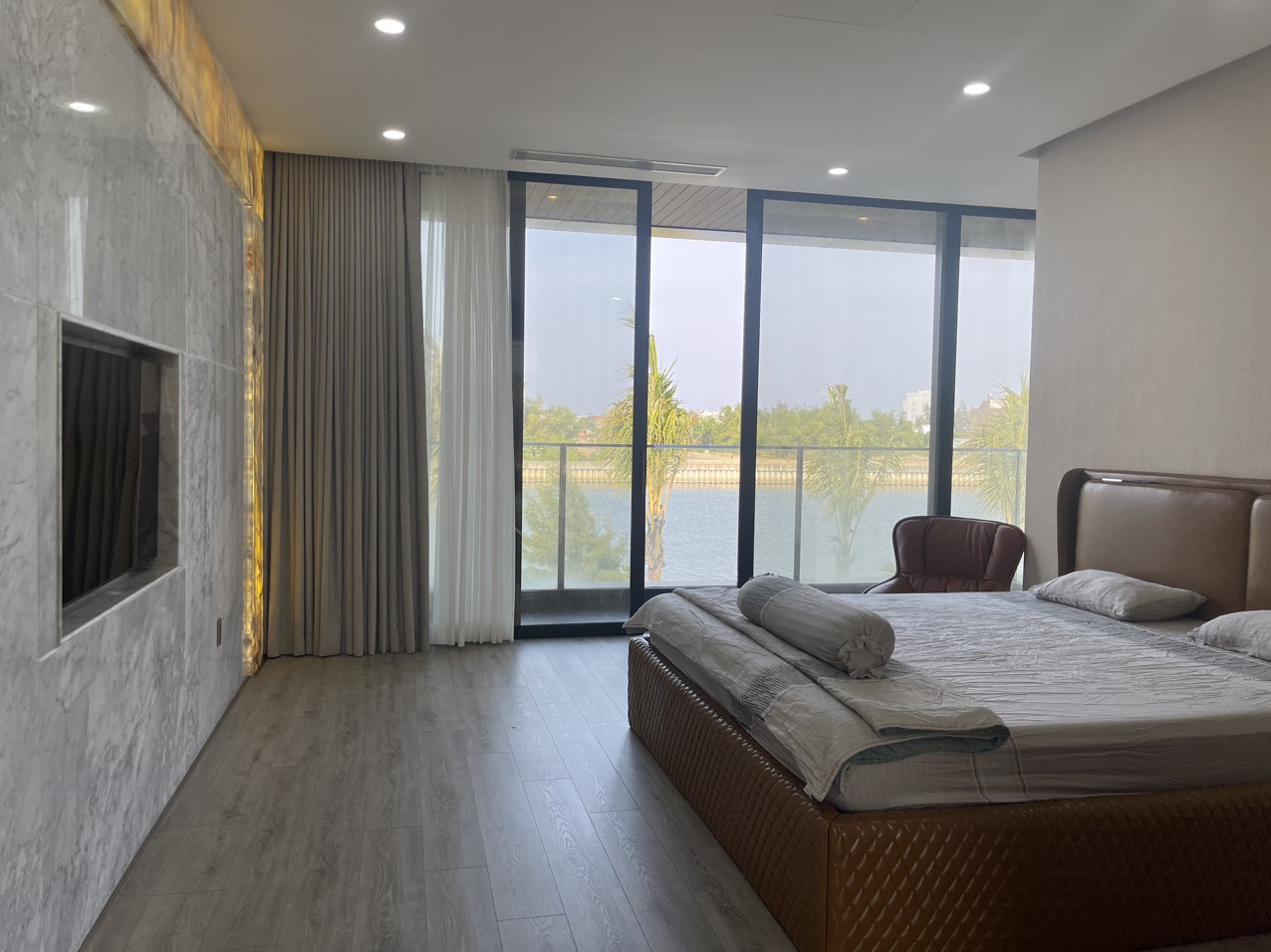 Luxurious 4 Bedrooms Modern Villa with Pool for Rent Near Singapore International School in Da Nang