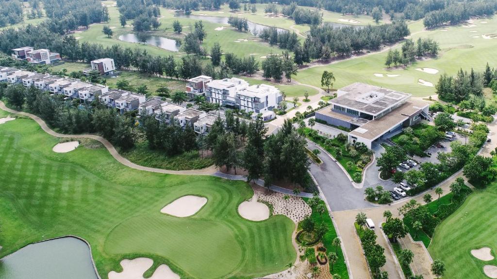 Discover the Ultimate Living: 3 bedrooms Luxury Villa for Rent in Montgomery Golf Course, Da Nang