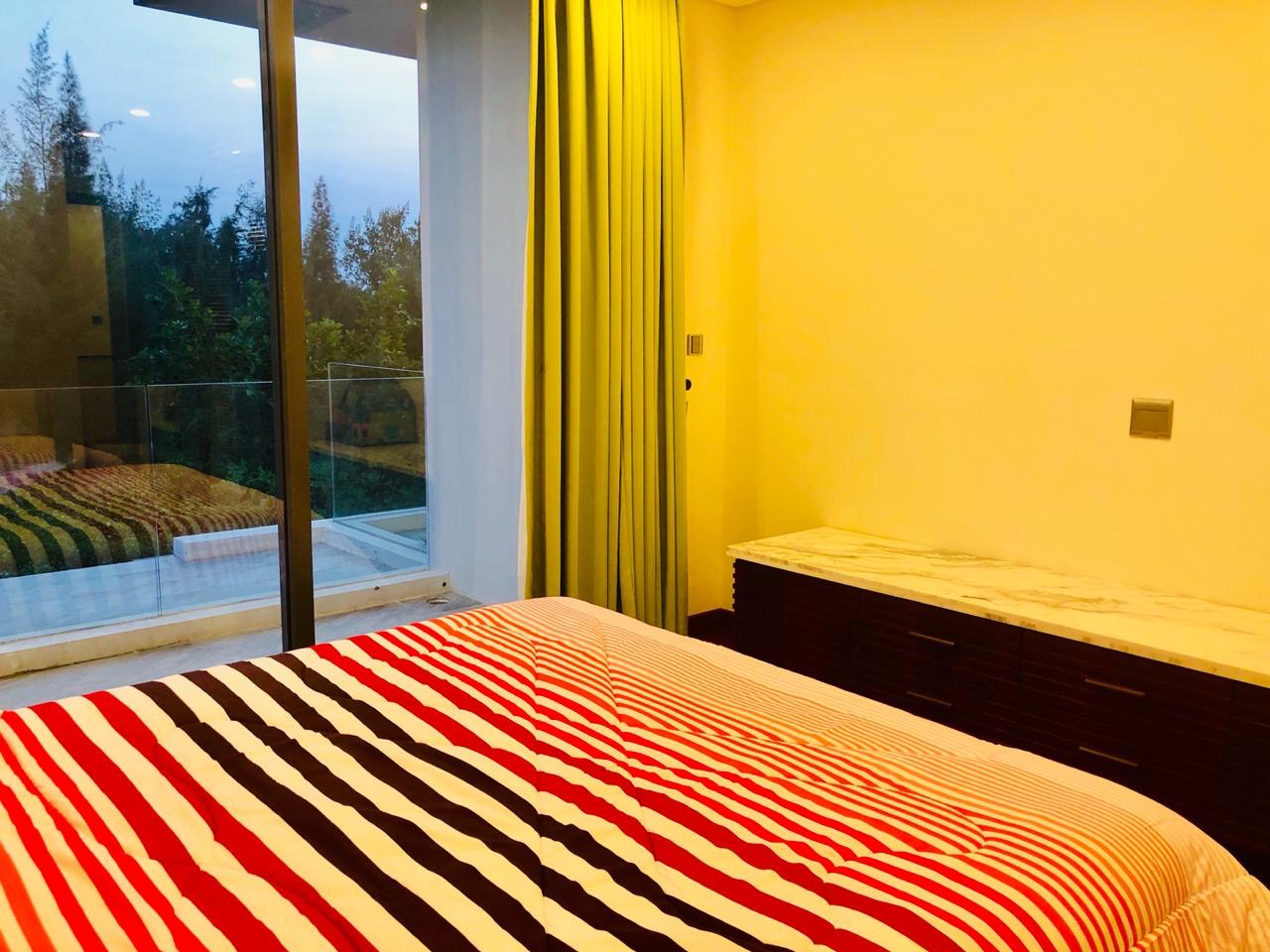 Beautiful 3-bedroom Villa with Pool at The Point Resort, Da Nang