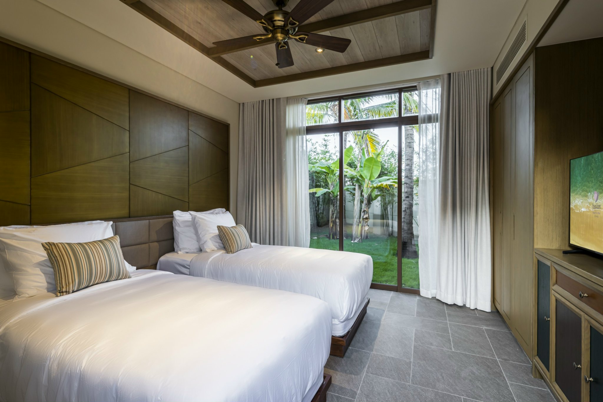Brand New 4 bedrooms villa at Fusion Resort