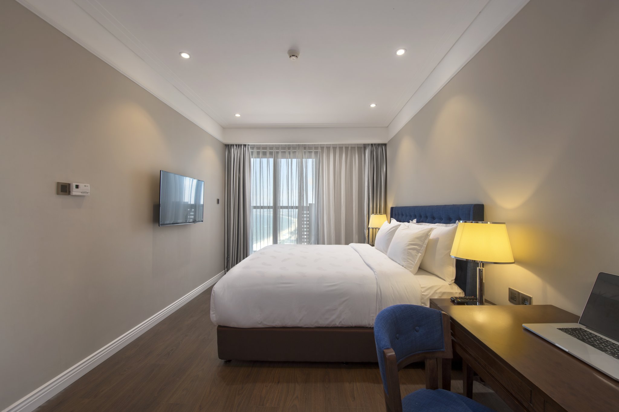 Spacious apartment with sea view at Altara Suites