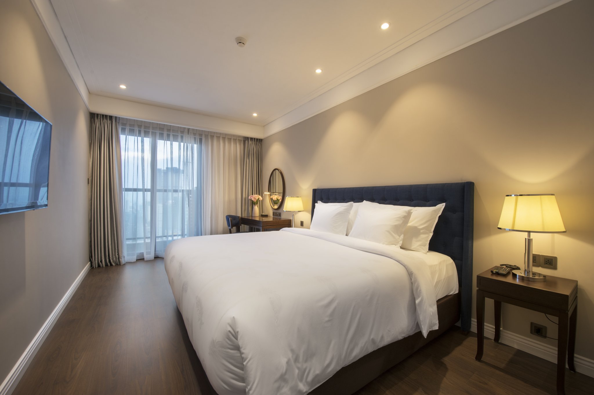 Spacious apartment with sea view at Altara Suites