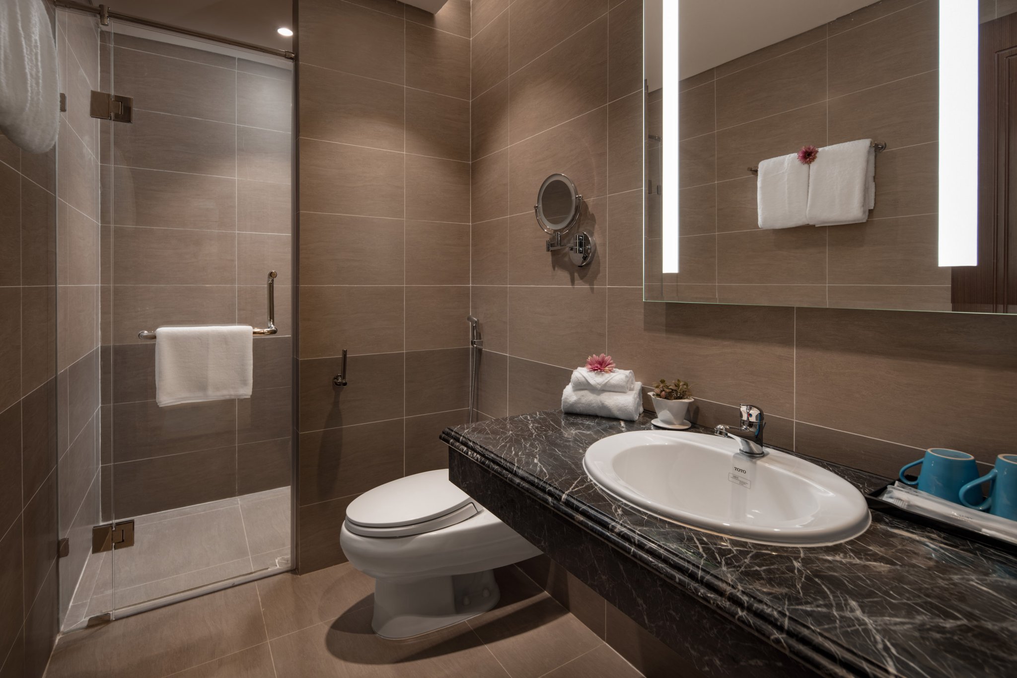 Spacious apartment with sea view at Altara Suites